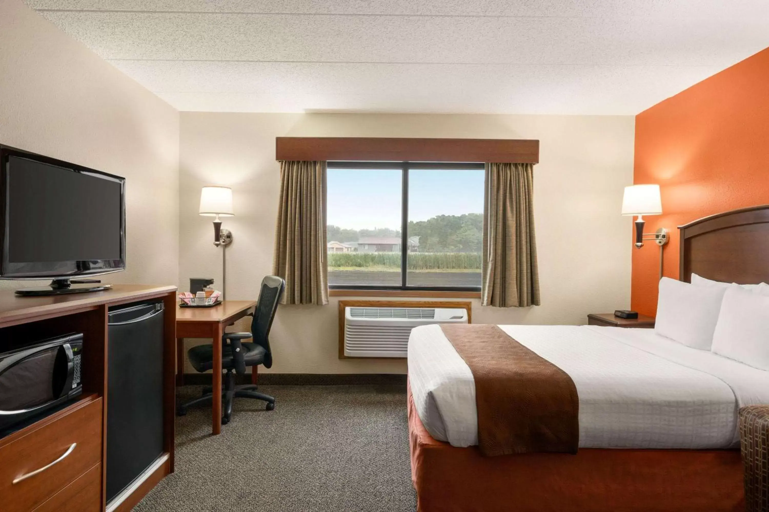 Photo of the whole room in AmericInn by Wyndham Virginia