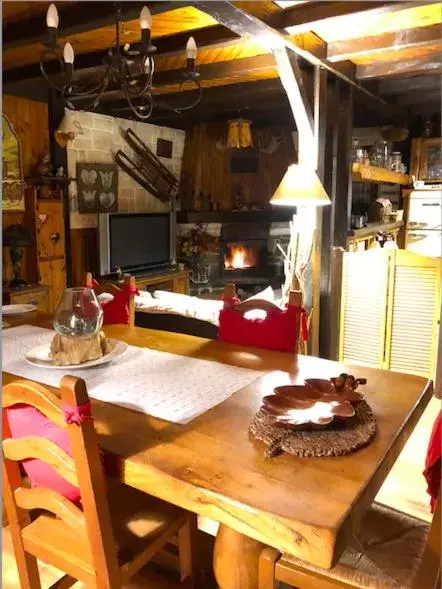 Restaurant/Places to Eat in Chambre d'hôte txaleta (le Chalet)