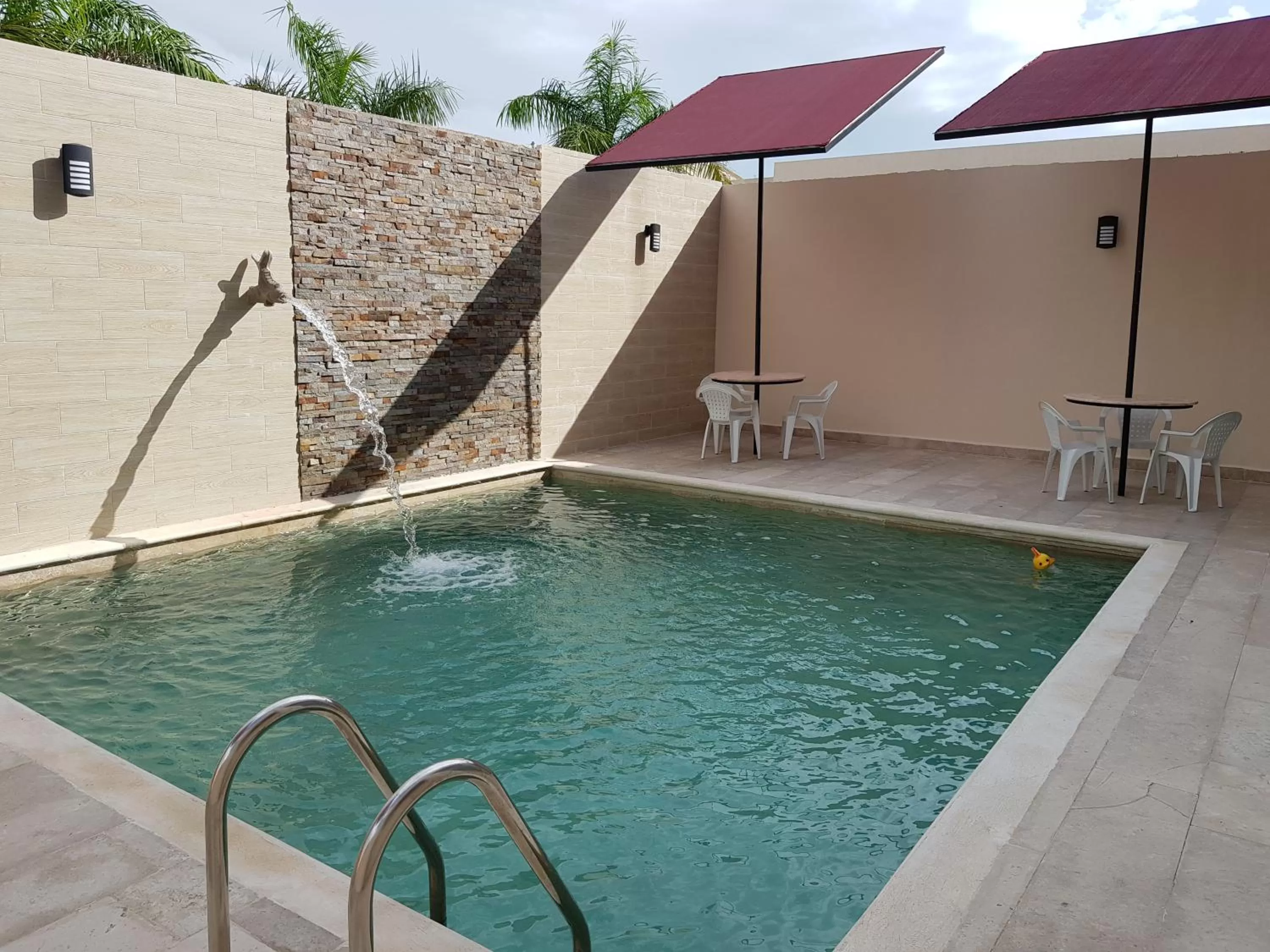 Swimming pool in Hotel Boutique La Toja Campeche