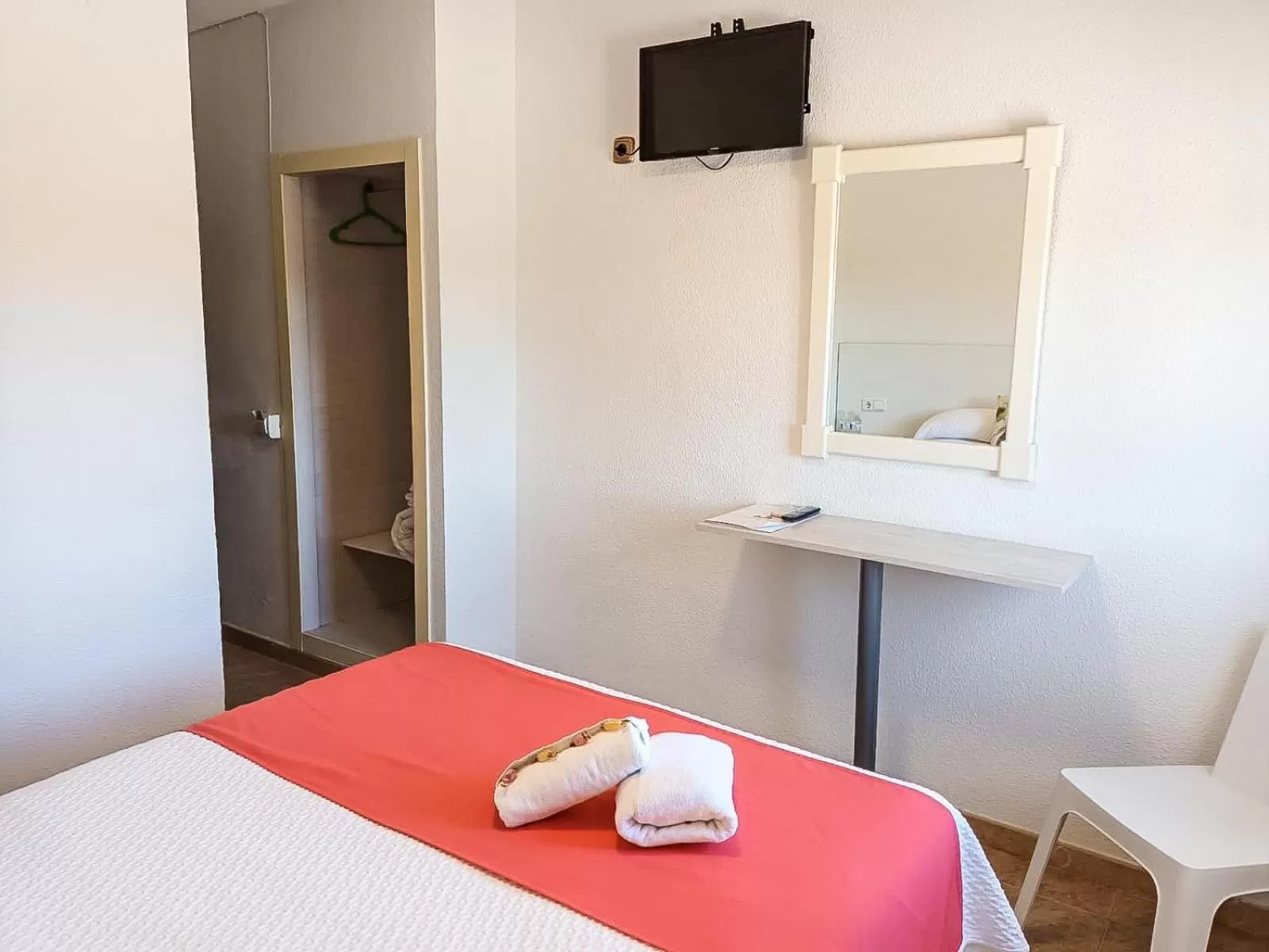 TV and multimedia, Bed in Hacienda Guadalquivir