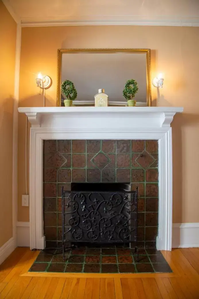 Decorative detail, Lobby/Reception in Grey Gables Inn