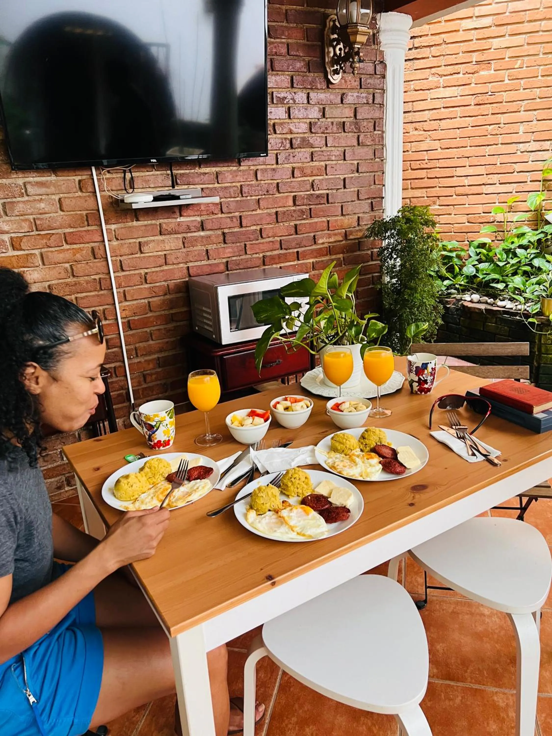 Food and drinks in Suite Colonial by Cristi