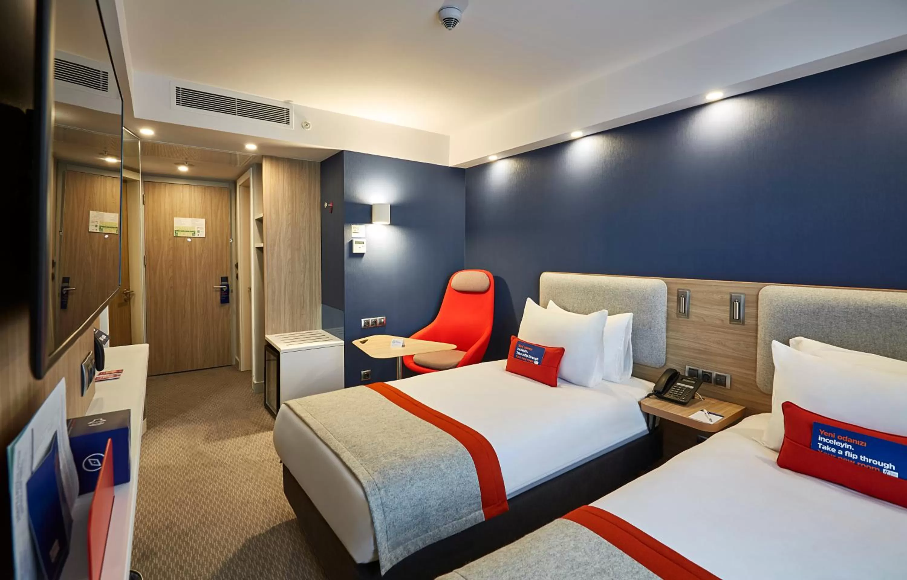 Photo of the whole room, Bed in Holiday Inn Express - Istanbul - Atakoy Metro by IHG