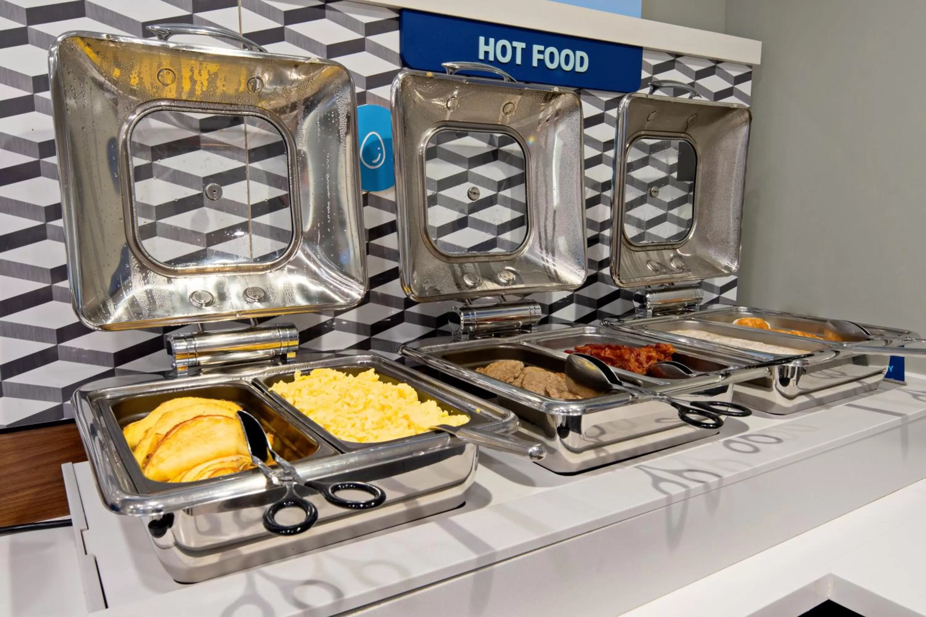 Restaurant/places to eat in Holiday Inn Express Fresno South by IHG