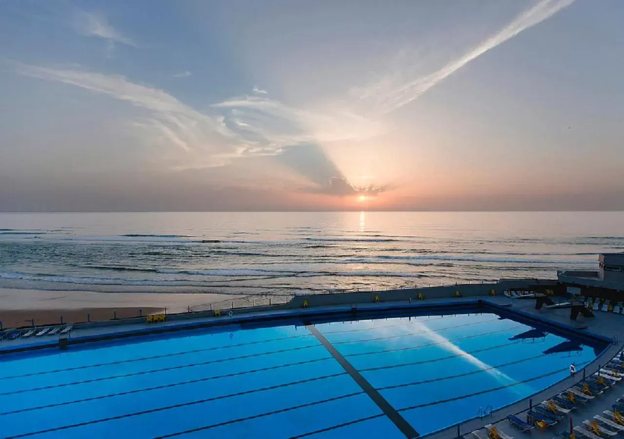 Swimming Pool in Arribas Sintra Hotel