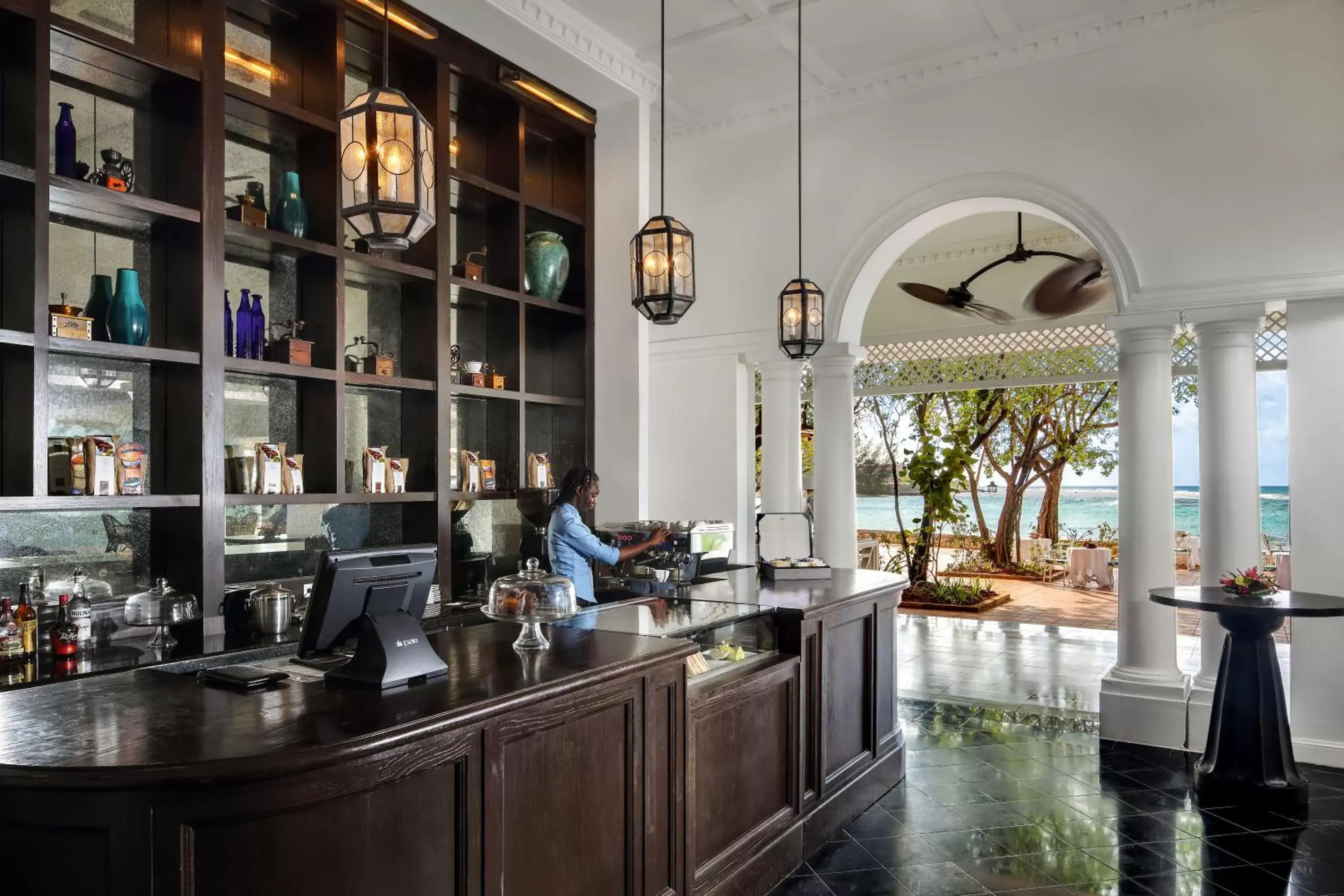 Lounge or bar, Lobby/Reception in Half Moon