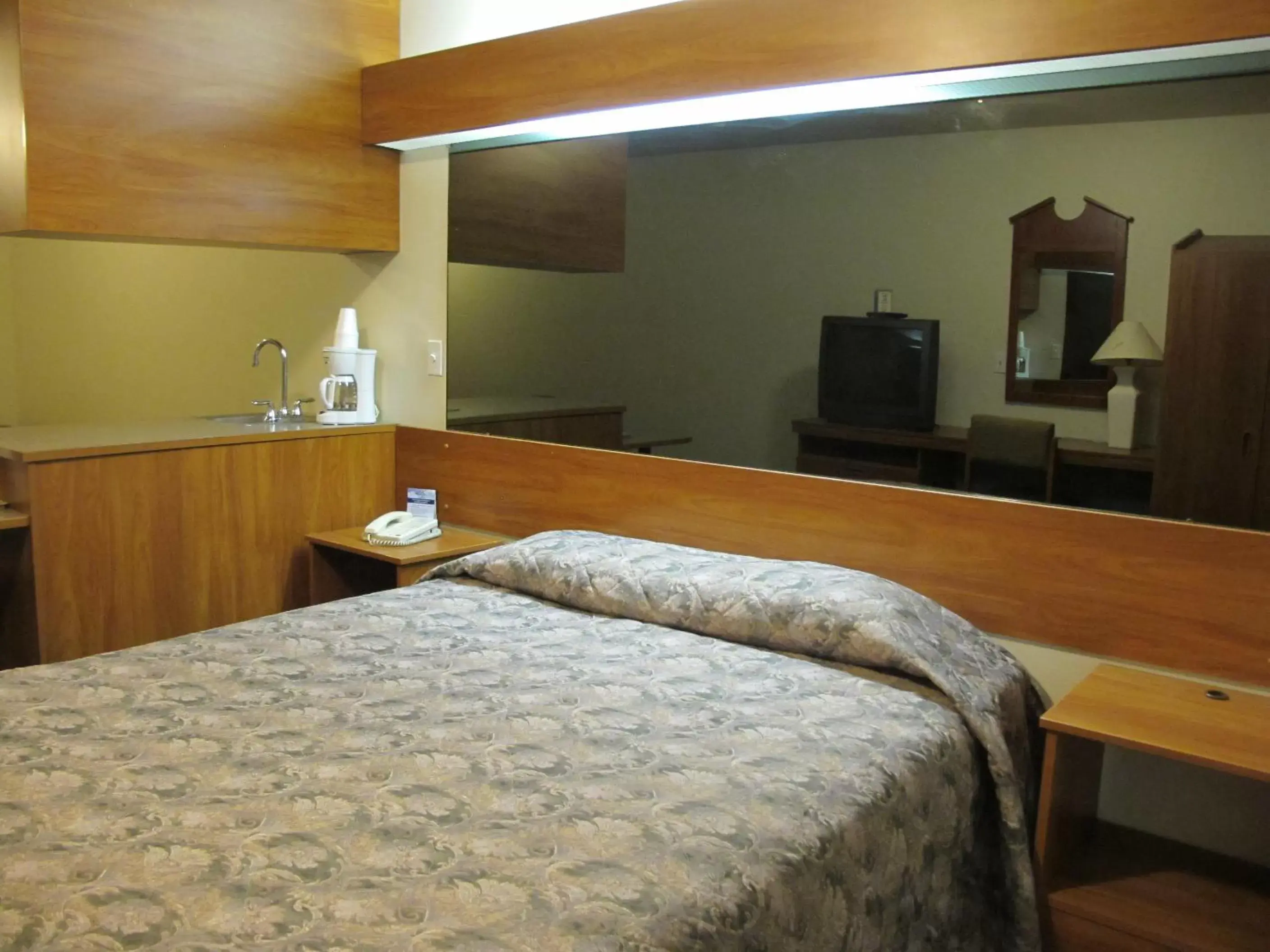 Bed in Eagle River Microtel