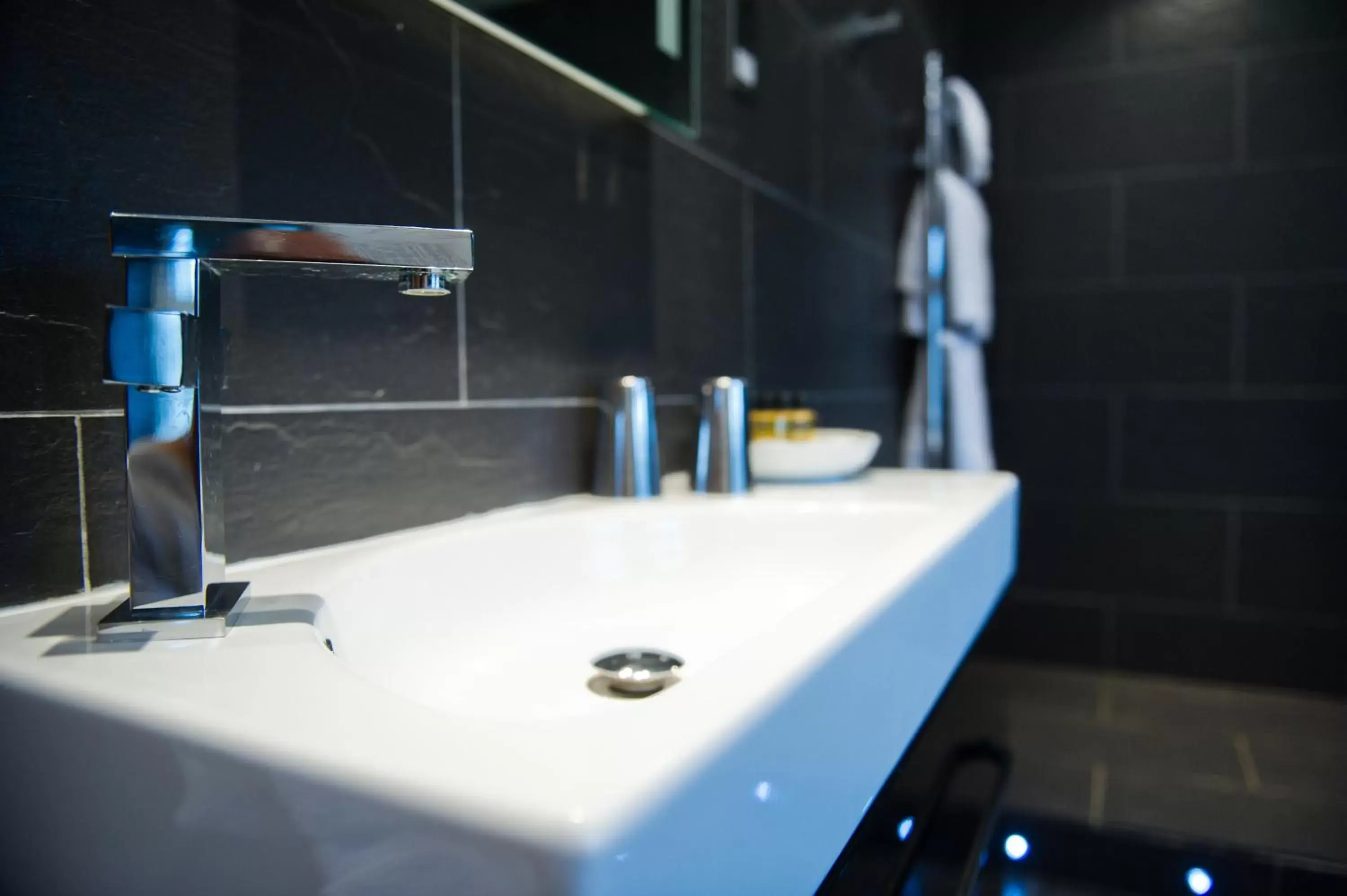 Bathroom in Holt Lodge Hotel