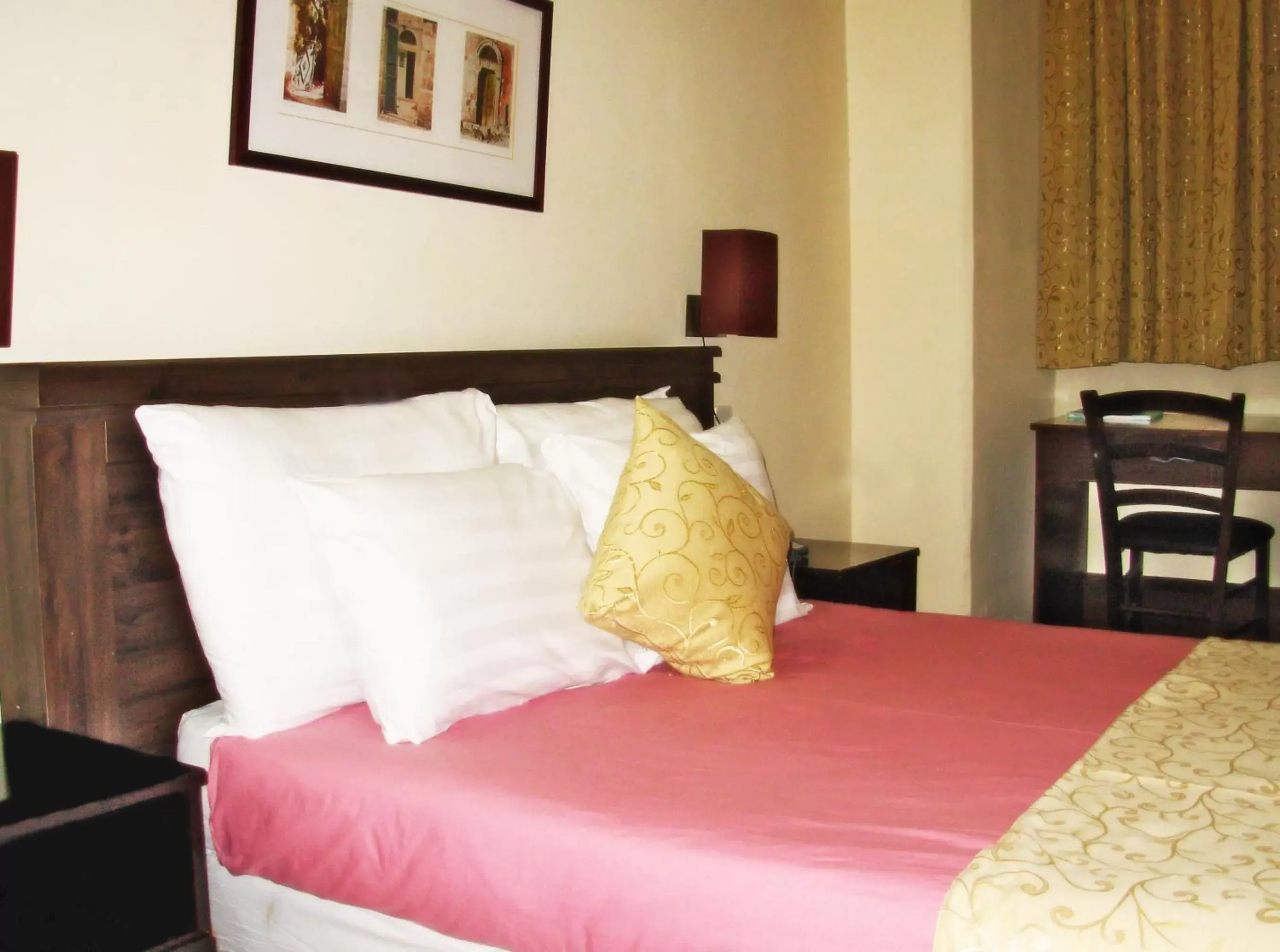 Economy Double Room - single occupancy - Lower Ground Floor in The Little House In Bakah Economy Double Room - single occupancy - Lower Ground Floor in The Little House In Bakah