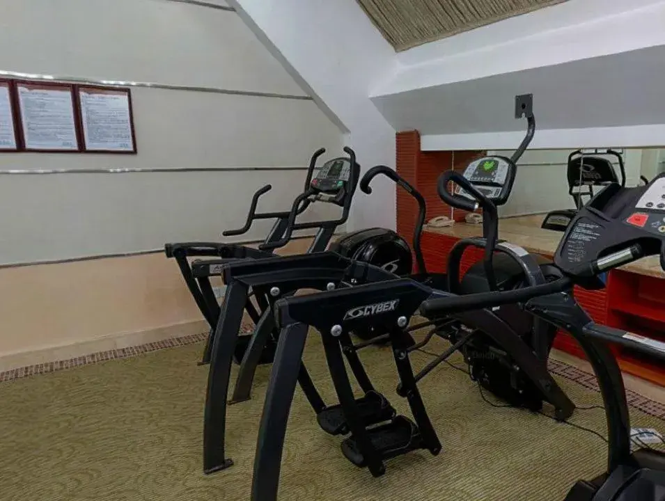 Fitness centre/facilities, Fitness Center/Facilities in Oscar Hotel