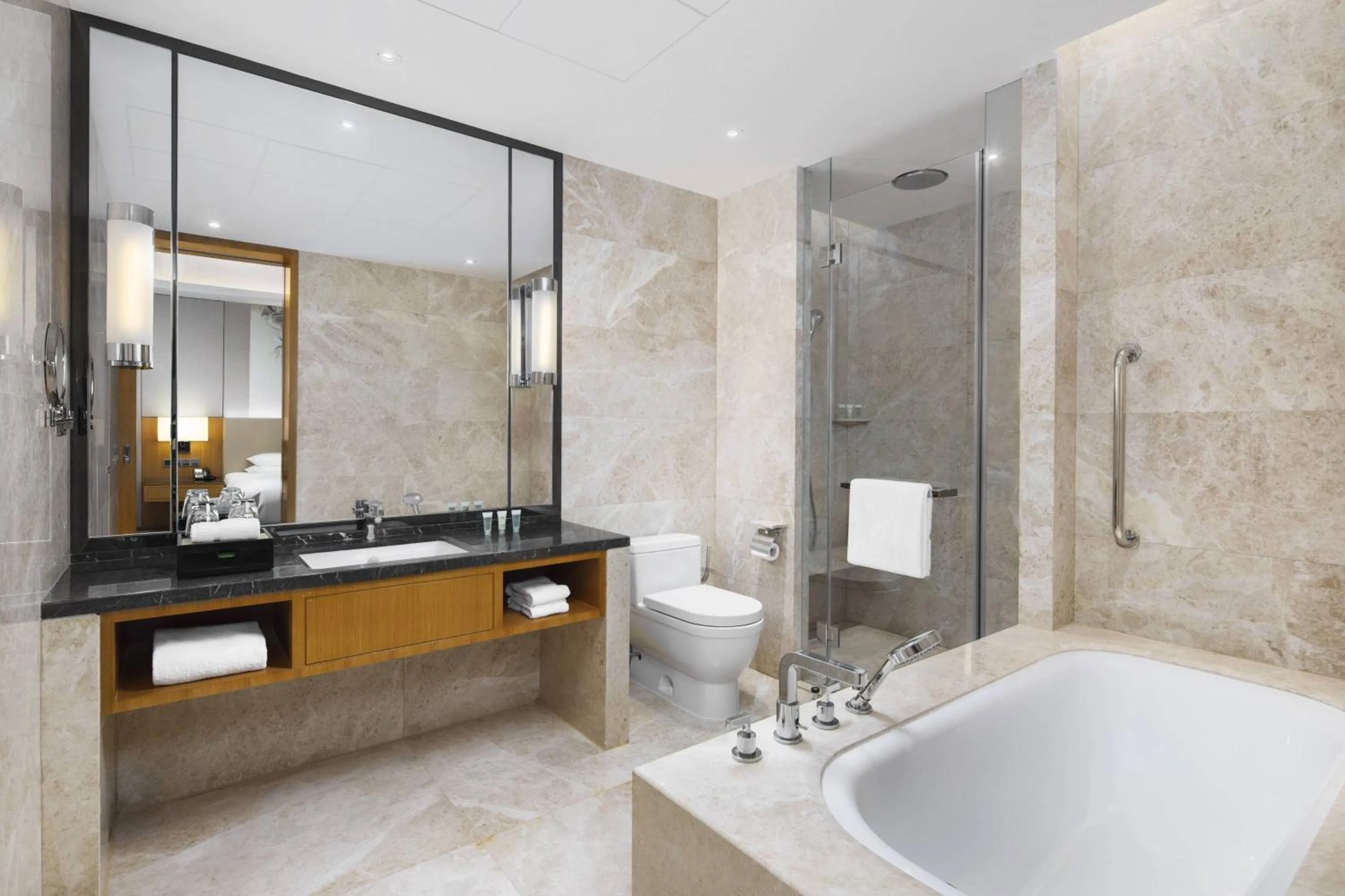 Bathroom in Courtyard by Marriott Zhengzhou East