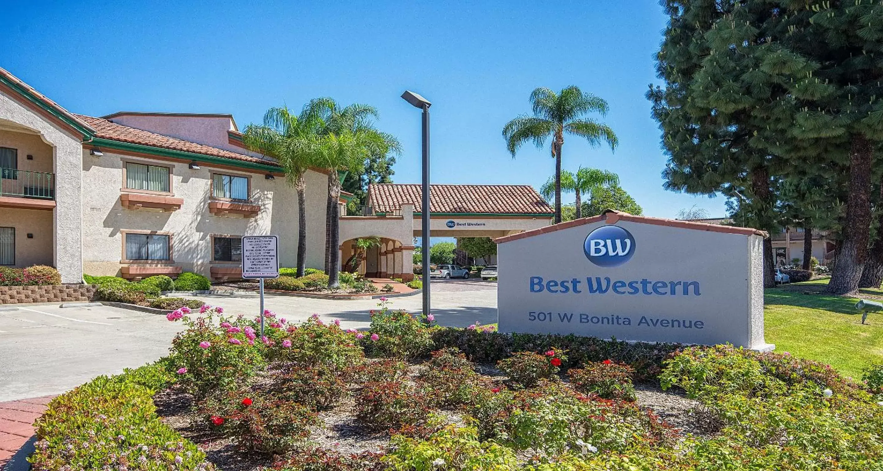 Facade/entrance, Property Building in Best Western San Dimas Hotel & Suites