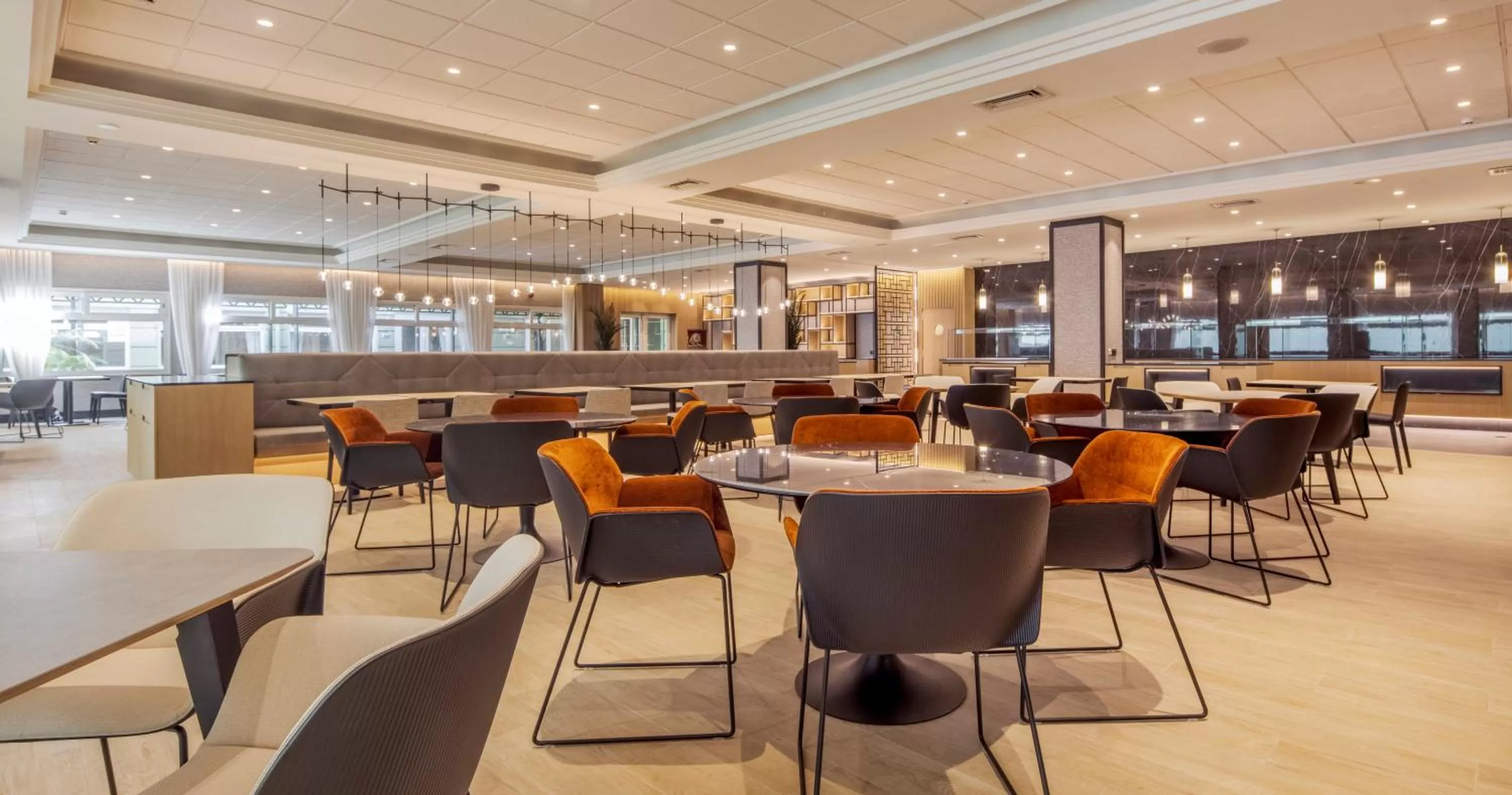 Restaurant/places to eat in Ilunion Alcora Sevilla