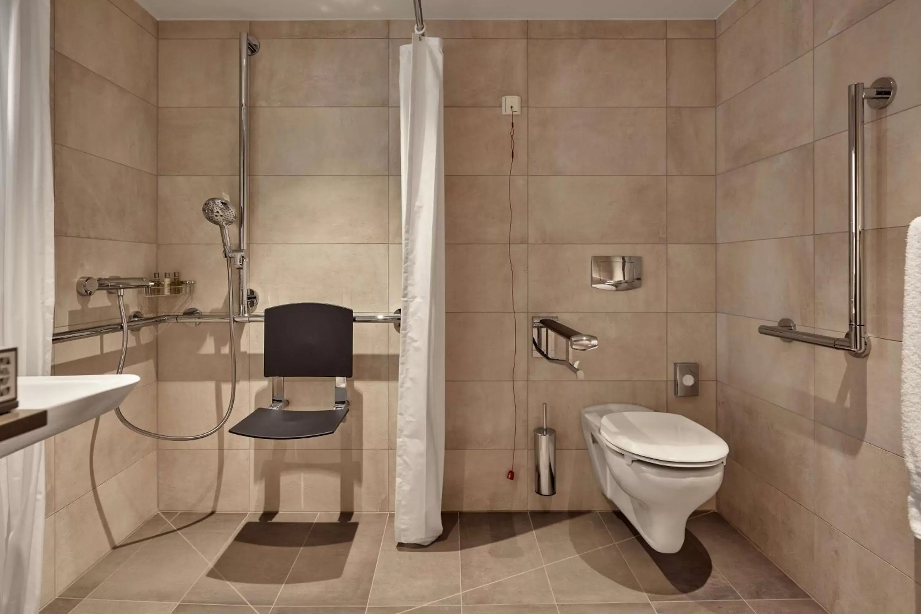 Bathroom in Hilton Vienna Park