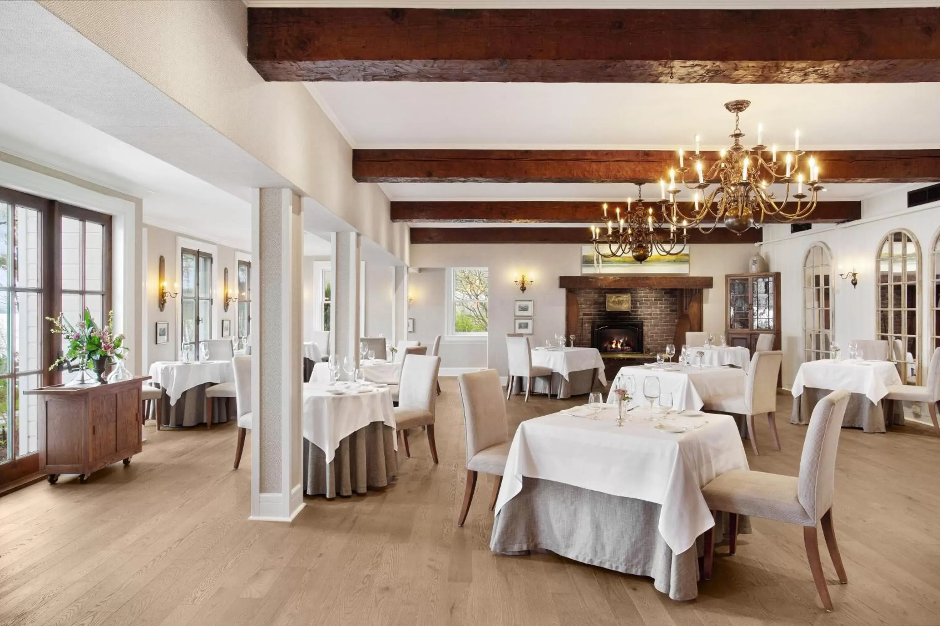 Restaurant/Places to Eat in Manoir Hovey