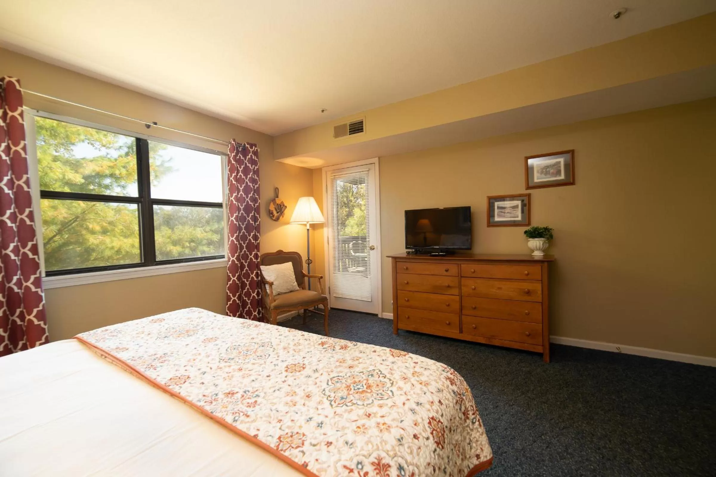 TV and multimedia in Pointe Royale Golf Resort