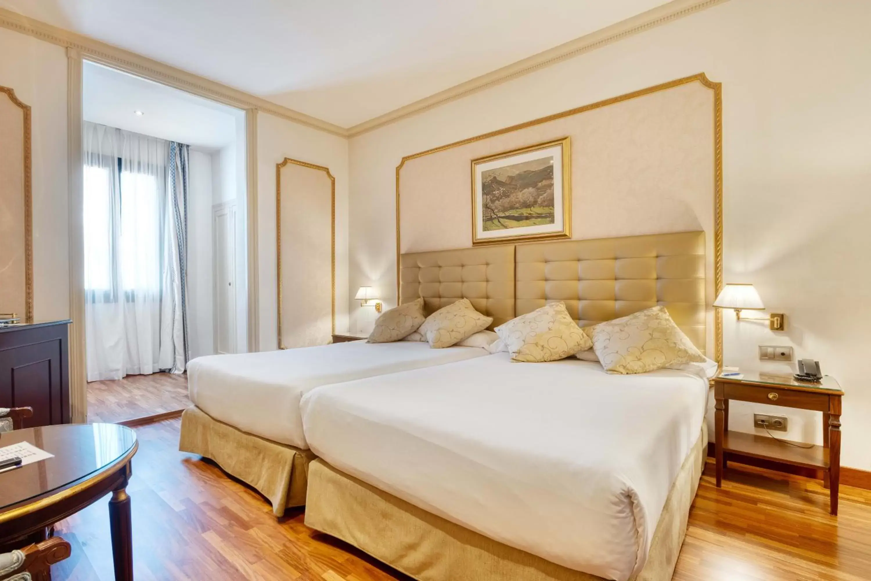 Bed in Hotel Roger de Llúria