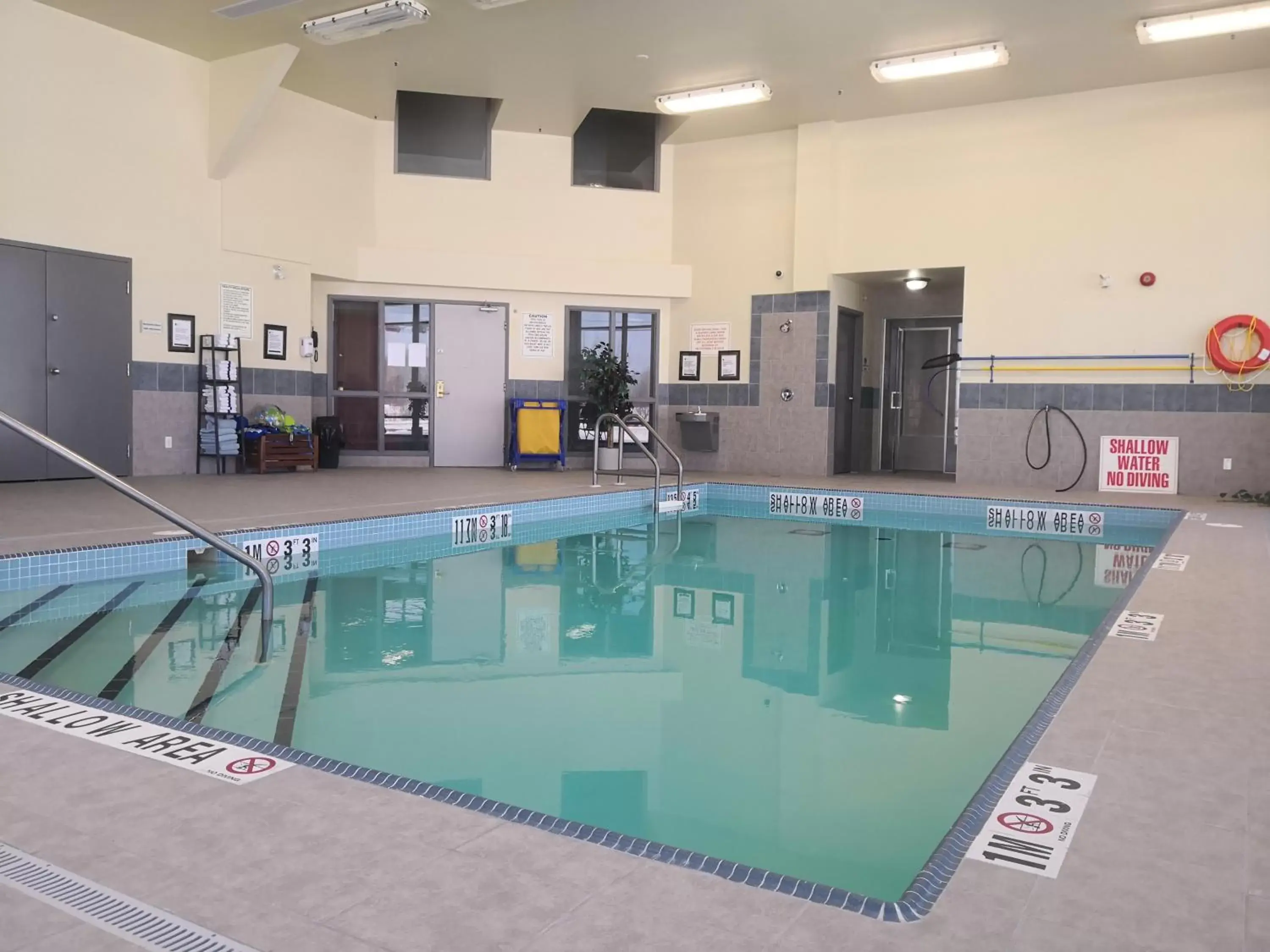 Swimming Pool in Quality Inn & Suites Hawkesbury