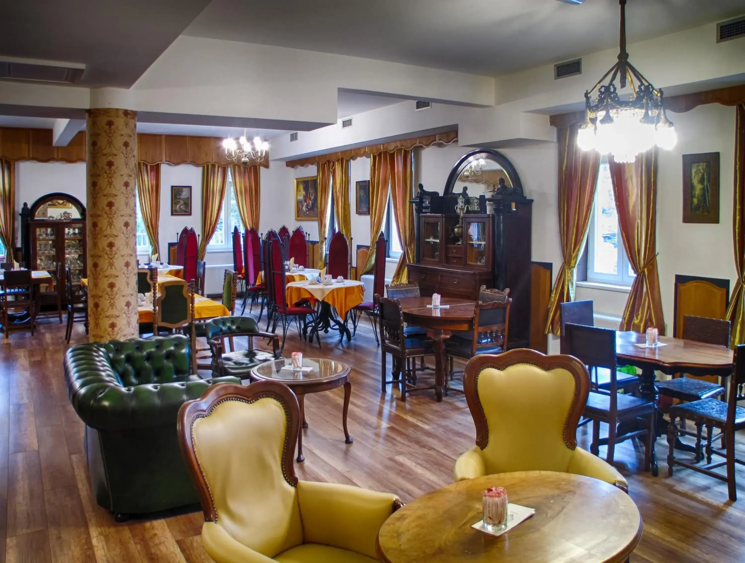 Lounge or bar in Hotel Puntijar