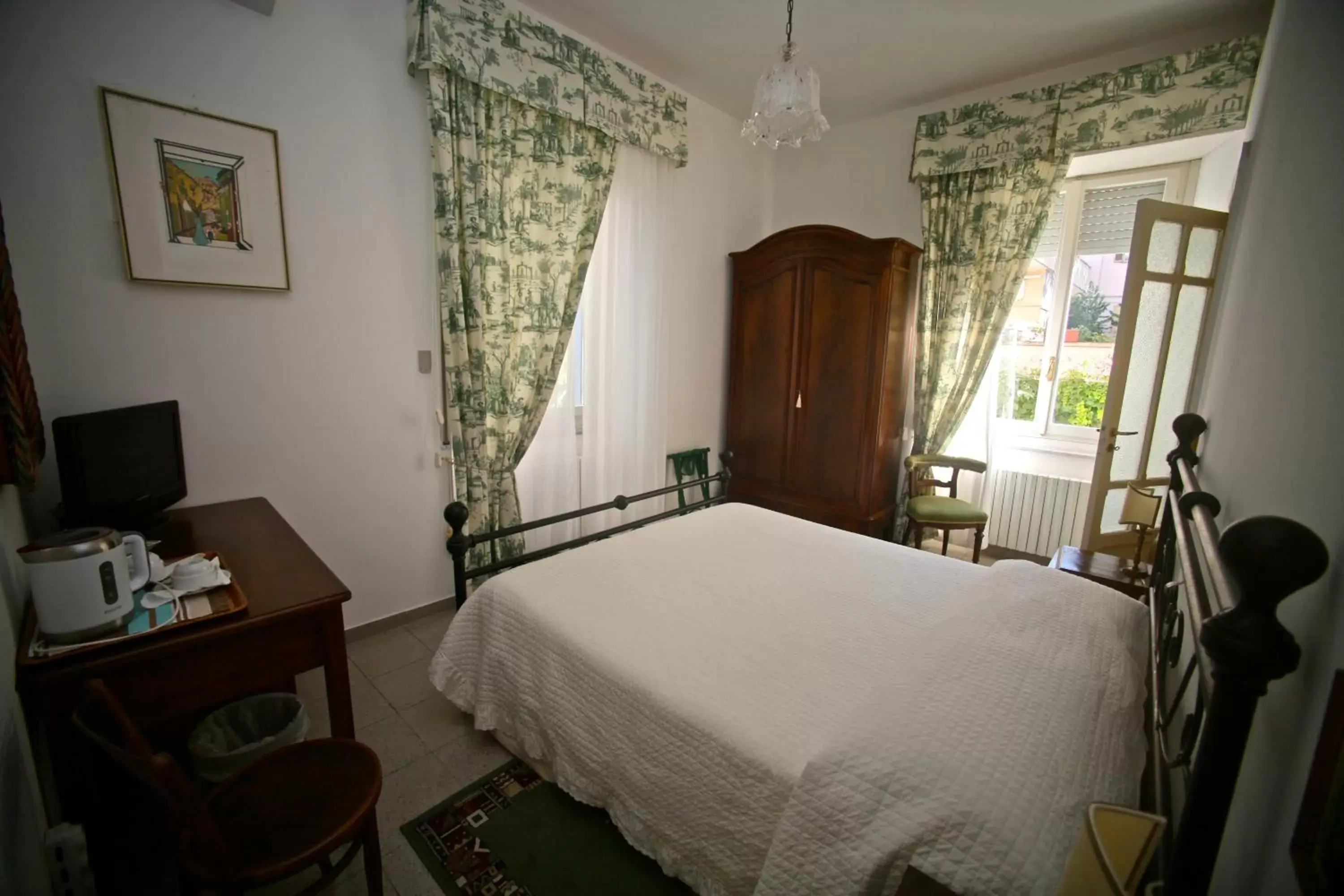 Day, Bed in Villa L'Aurora