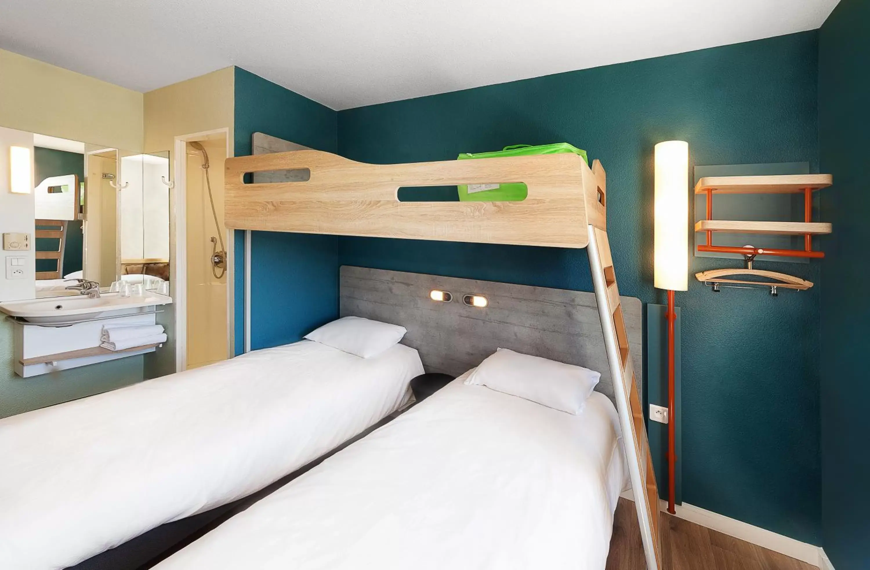 Bed, Bunk Bed in ibis budget Porte D'Orleans