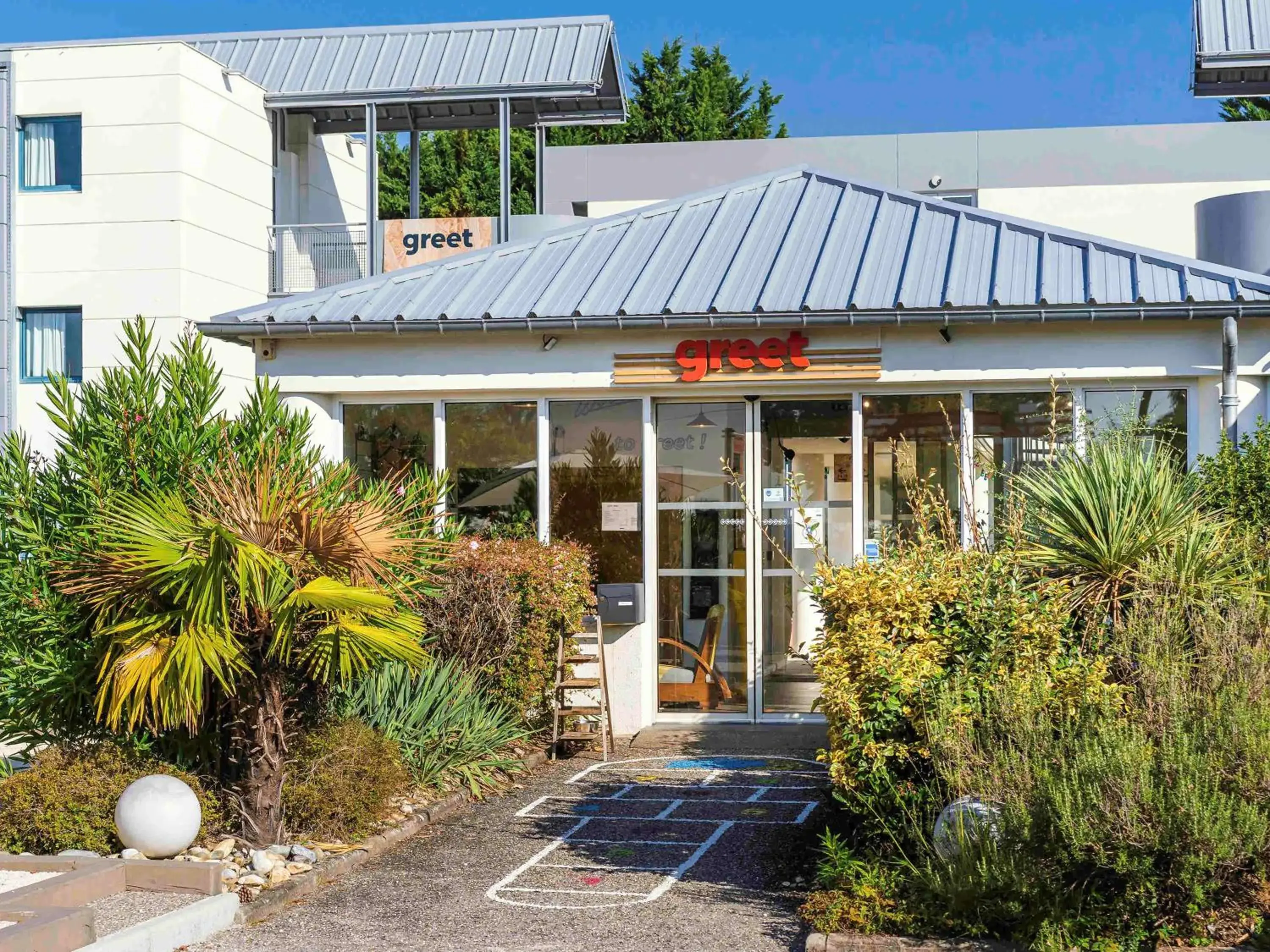 Property Building in greet Hotel Bordeaux Aeroport