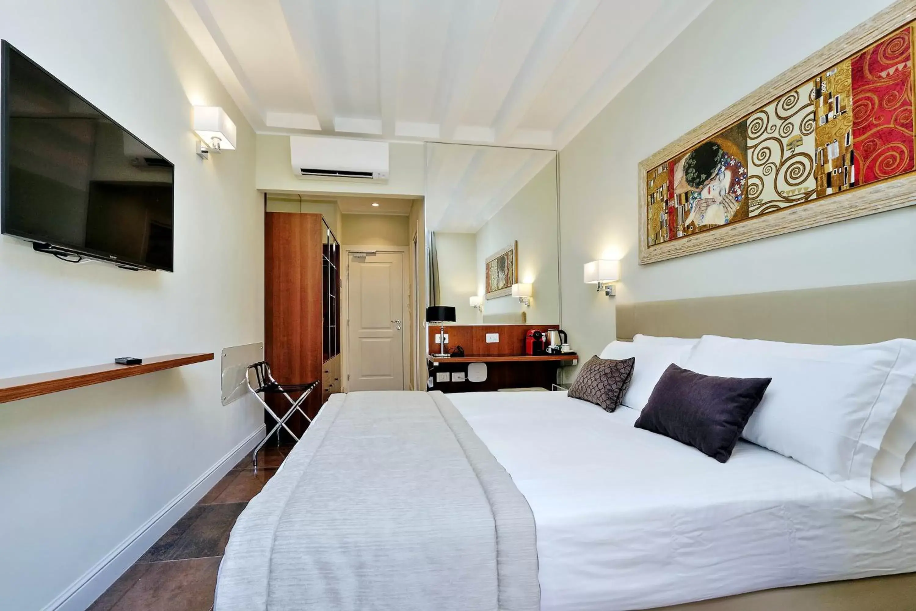 Bed in Piazza Venezia Grand Suite
