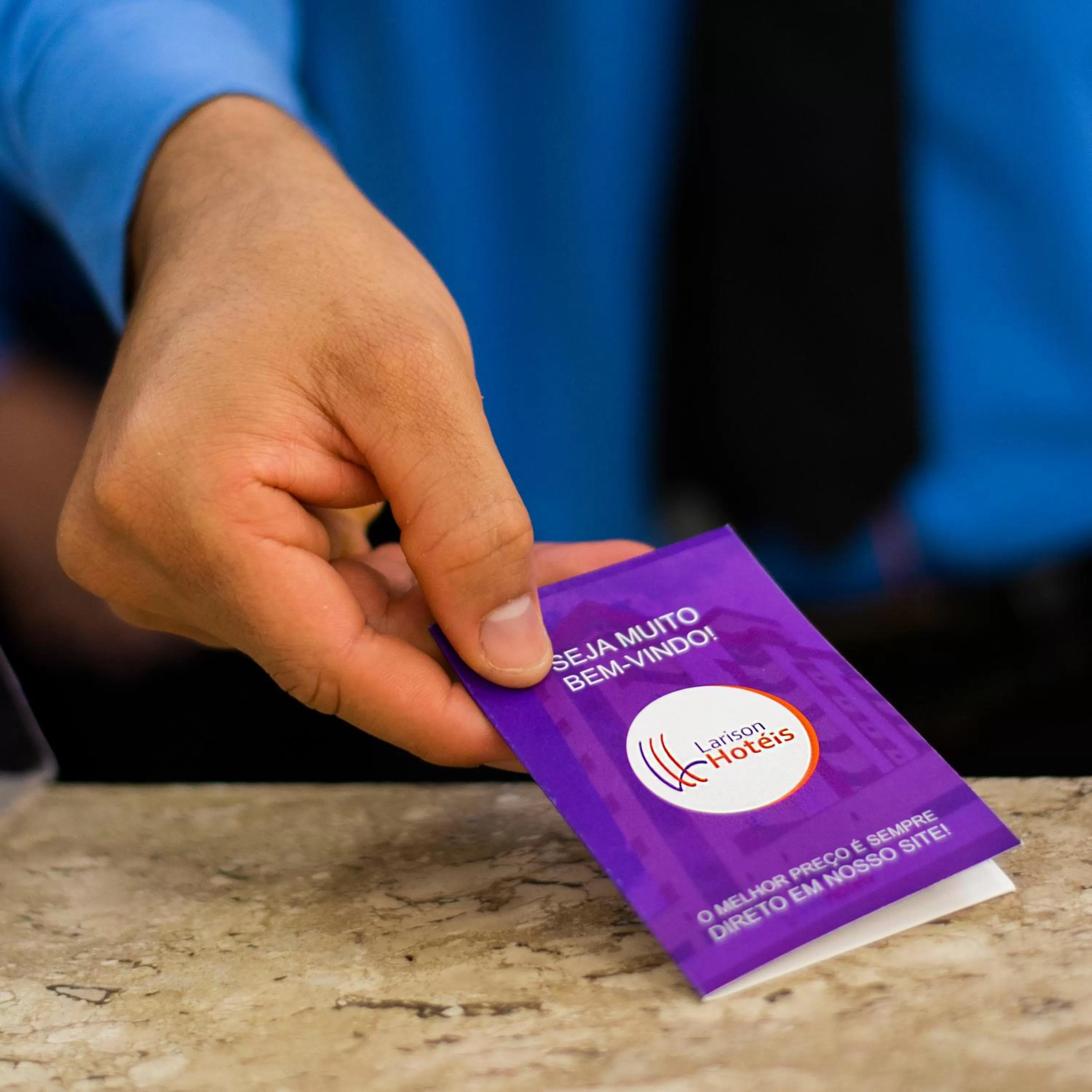 Logo/Certificate/Sign in Larison Executive - by Easy Hotéis