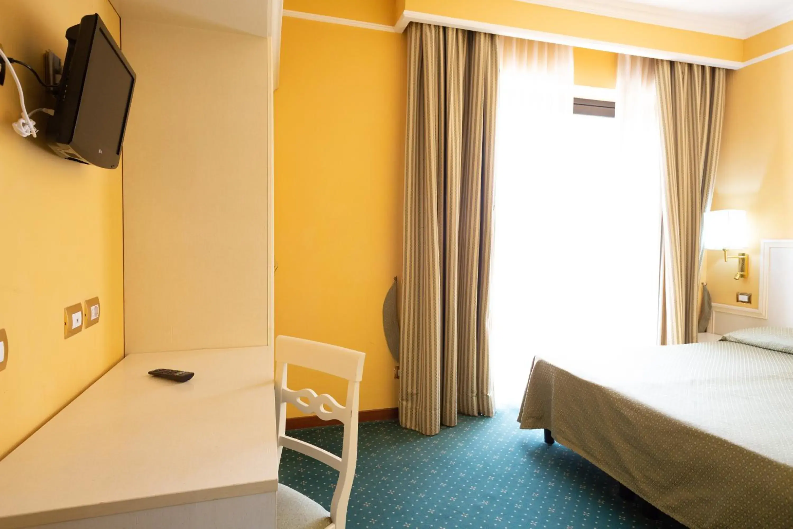 TV and multimedia, Bed in Cervara Park Hotel