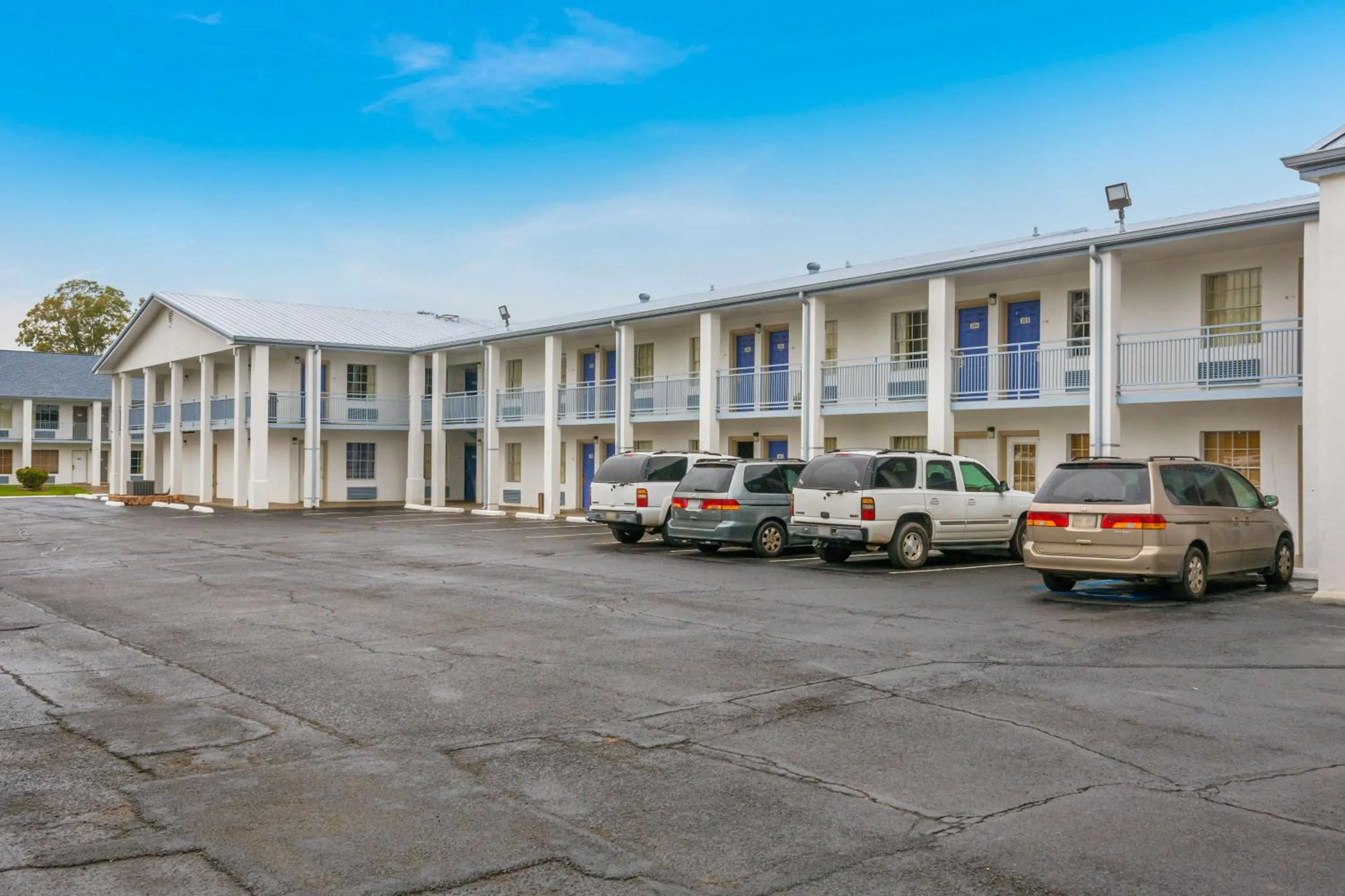 Property building in Motel 6-Alexandria, LA - South