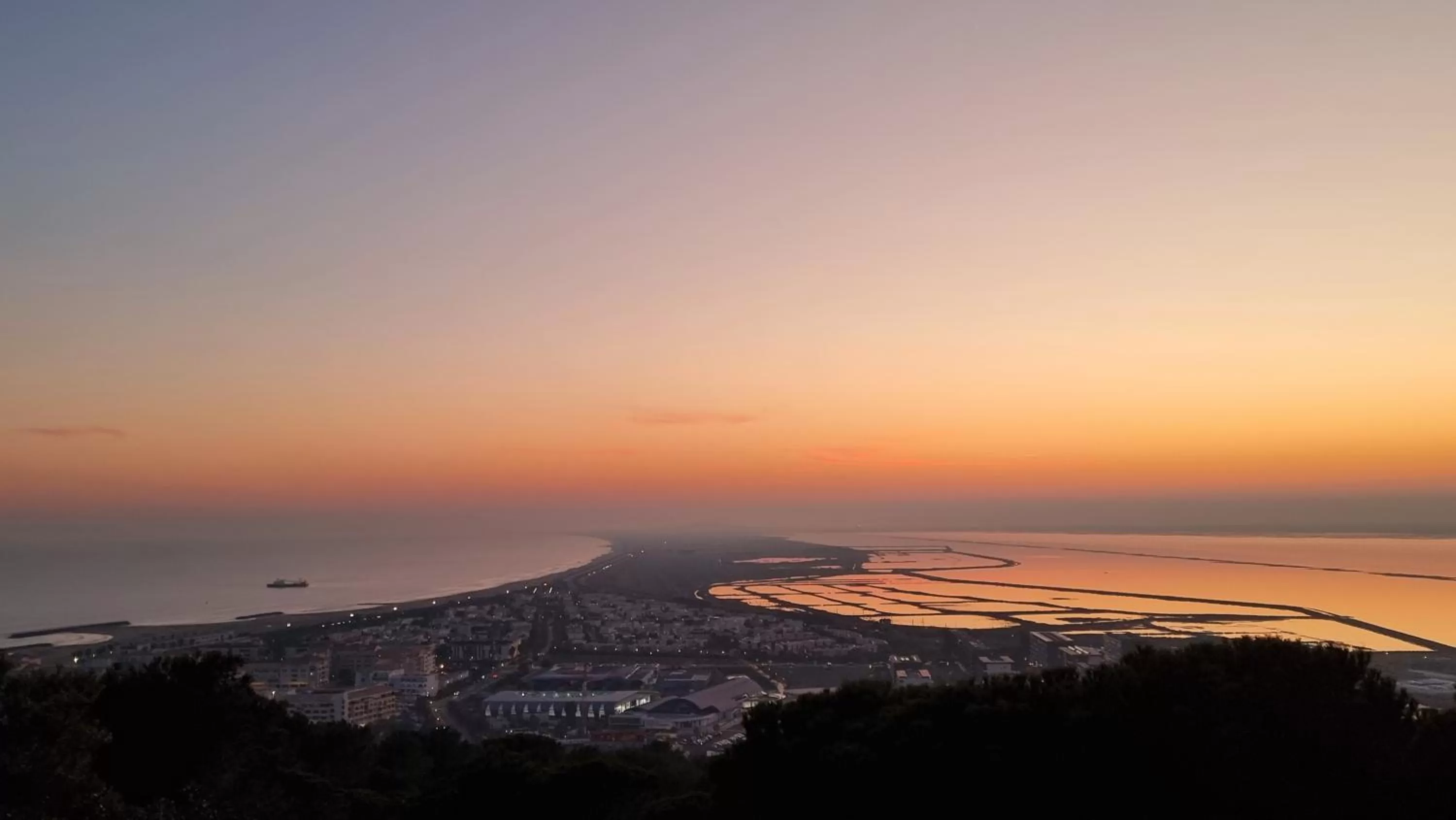 Sunrise/Sunset in Hôtel restaurant et pension soirée étape Bel Air