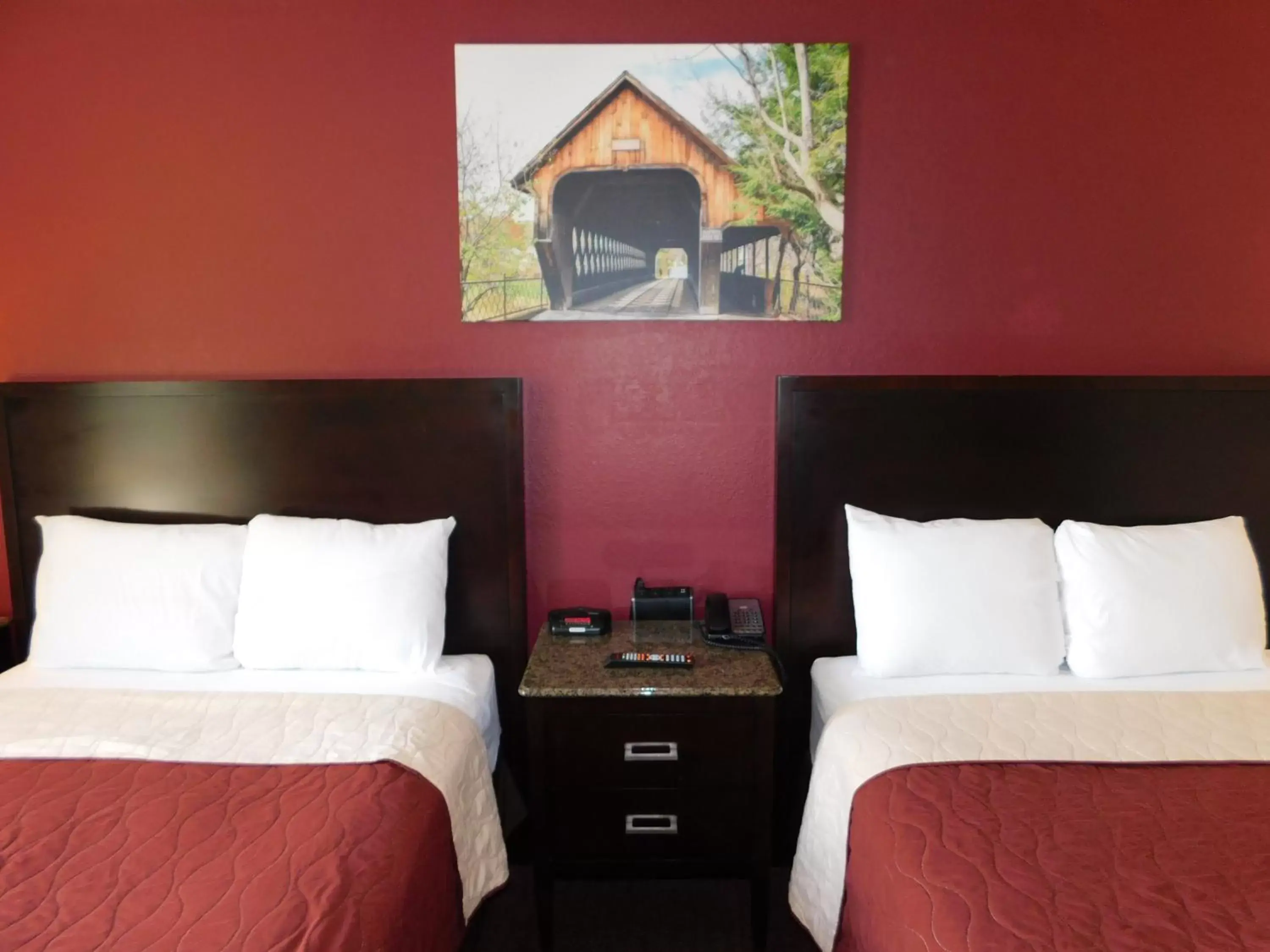 Bed in The Covered Bridge Inn