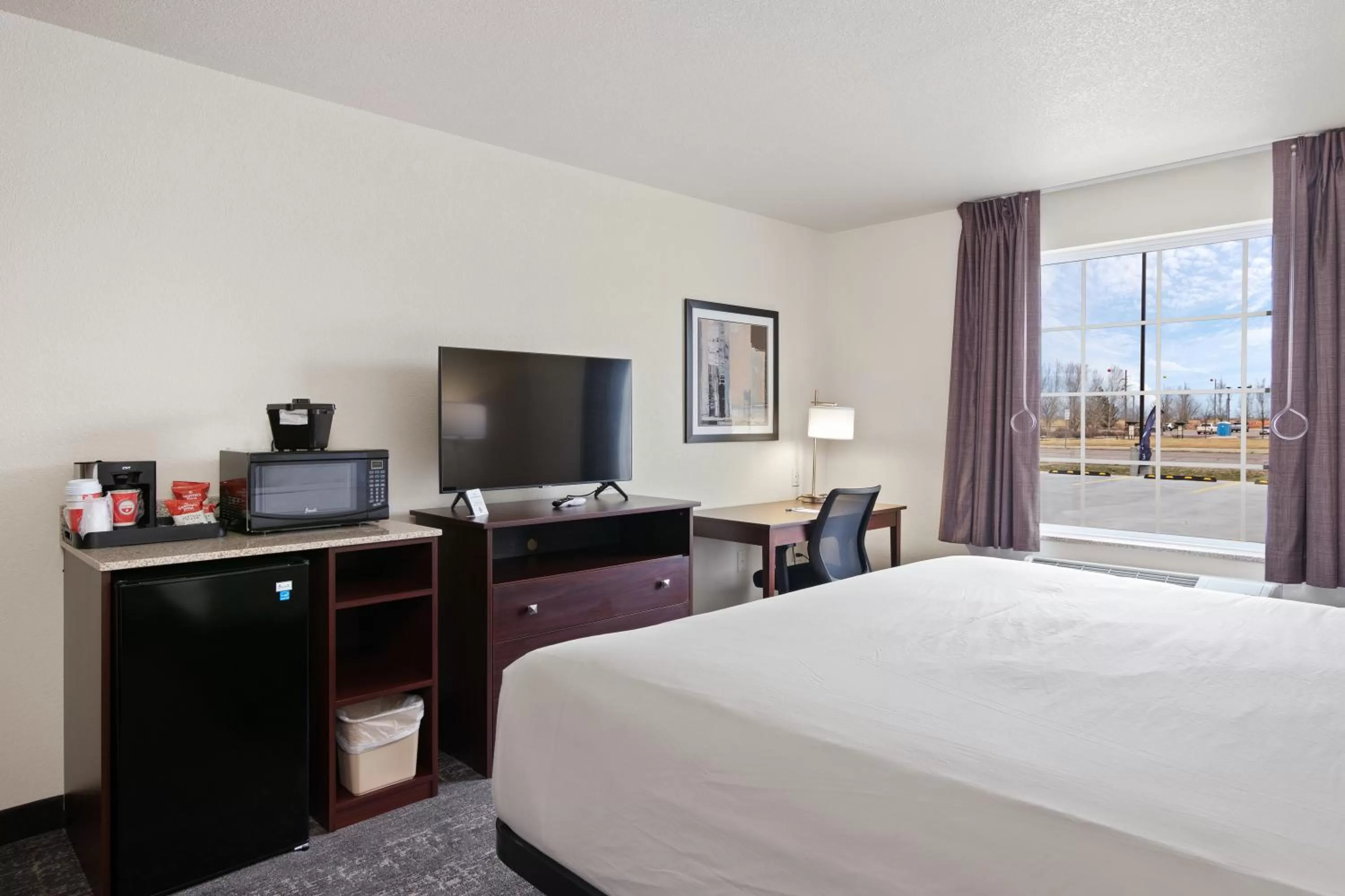 Bed in Cobblestone Inn & Suites - Yuma