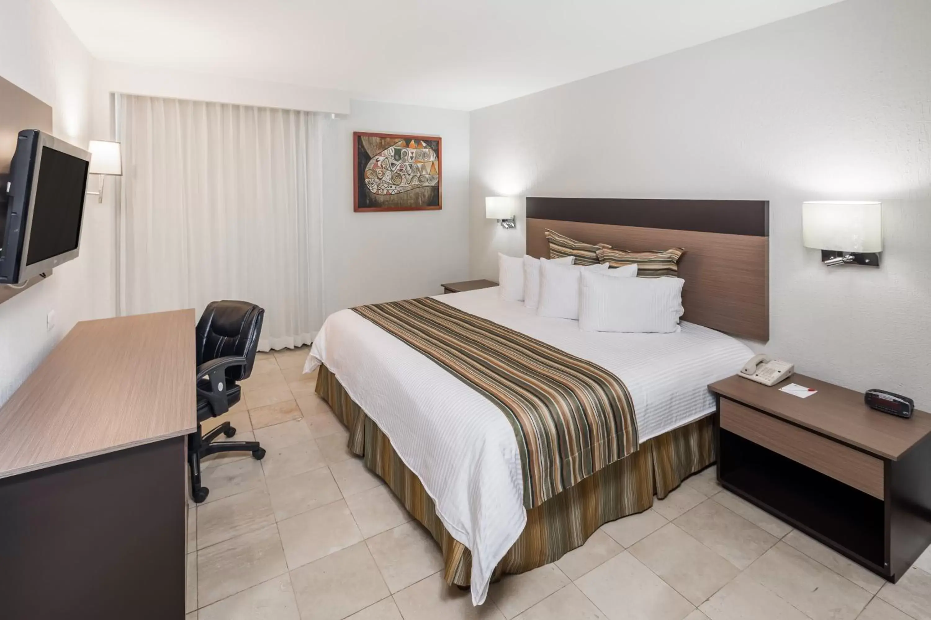 Double Room - Disability Access/Non-Smoking in Ramada Hola Culiacan Double Room - Disability Access/Non-Smoking in Ramada Hola Culiacan