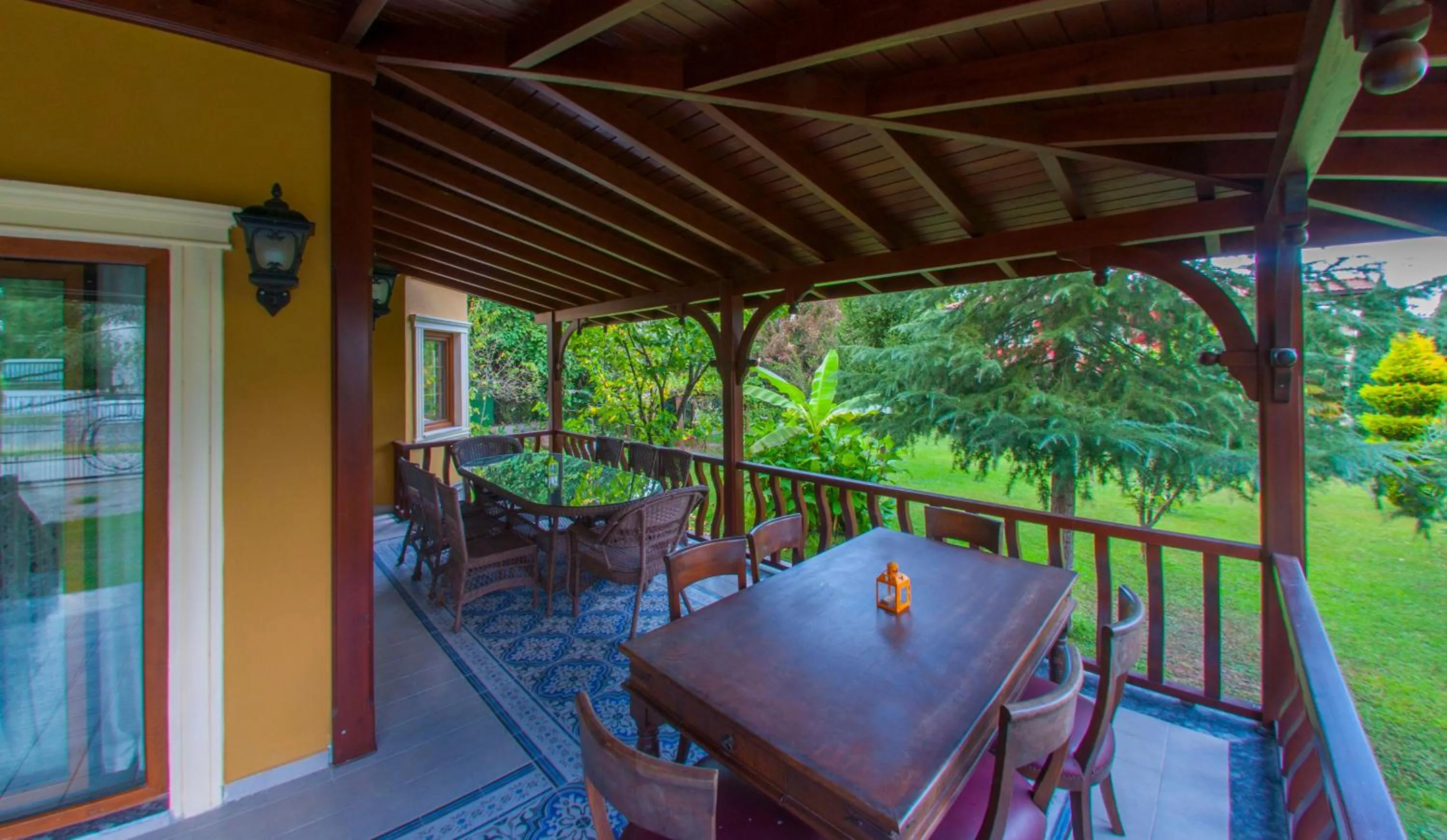 Patio in Villa Kirkpinar Sapanca