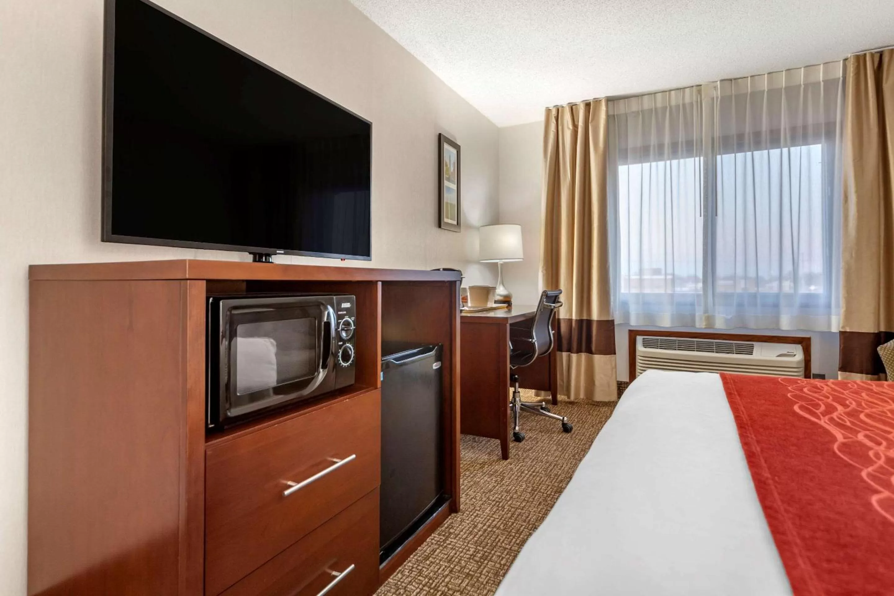 Photo of the whole room, Bed in Comfort Inn Grand Island North