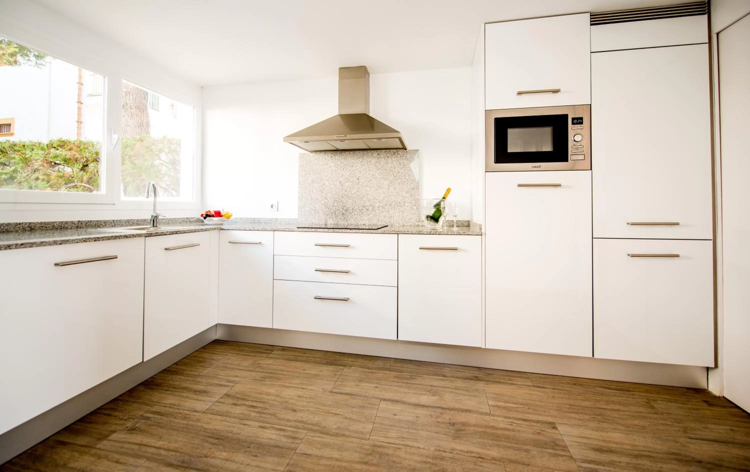 Kitchen or kitchenette in Aparthotel Ona Aucanada