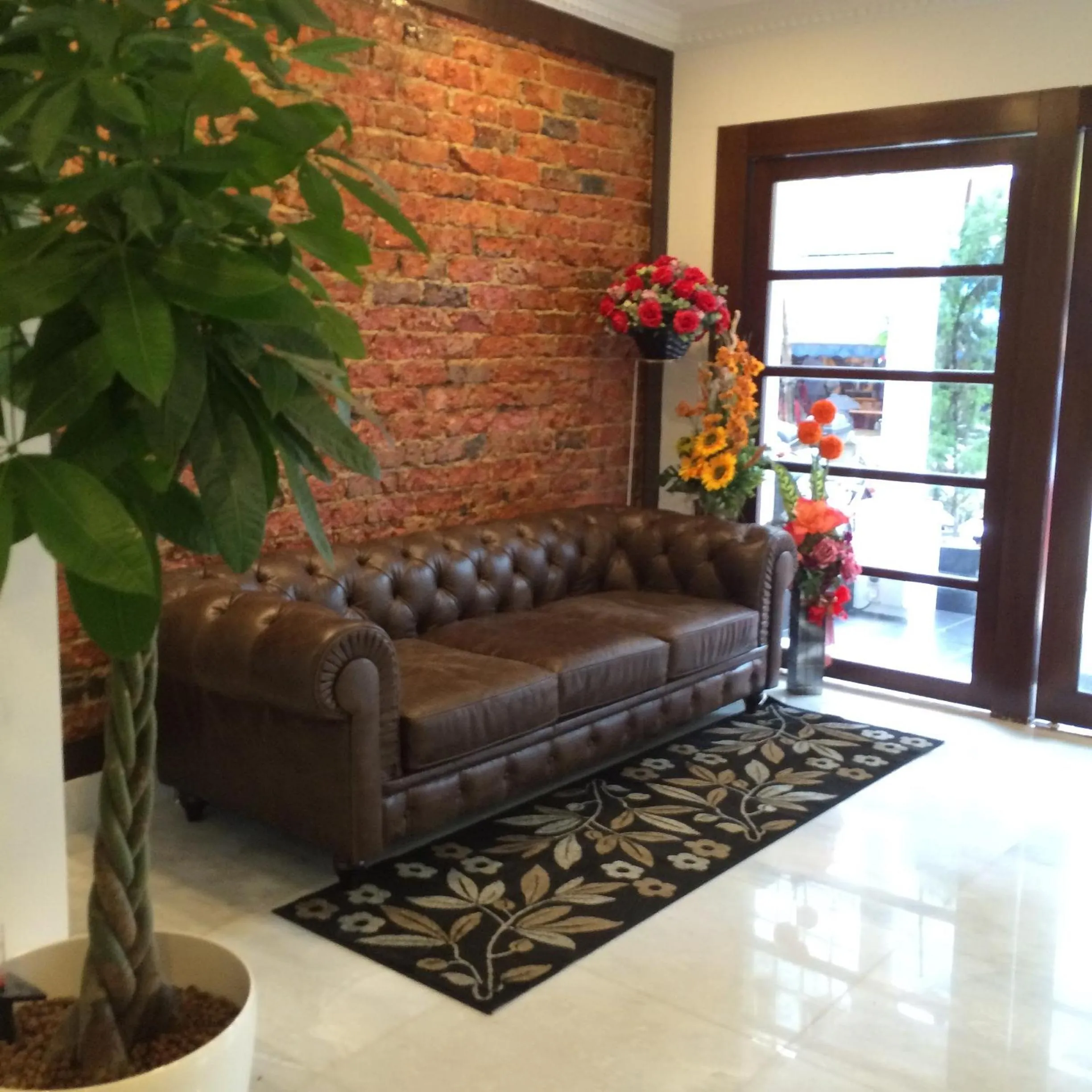 Lobby or reception in Belllo Hotel JB Central