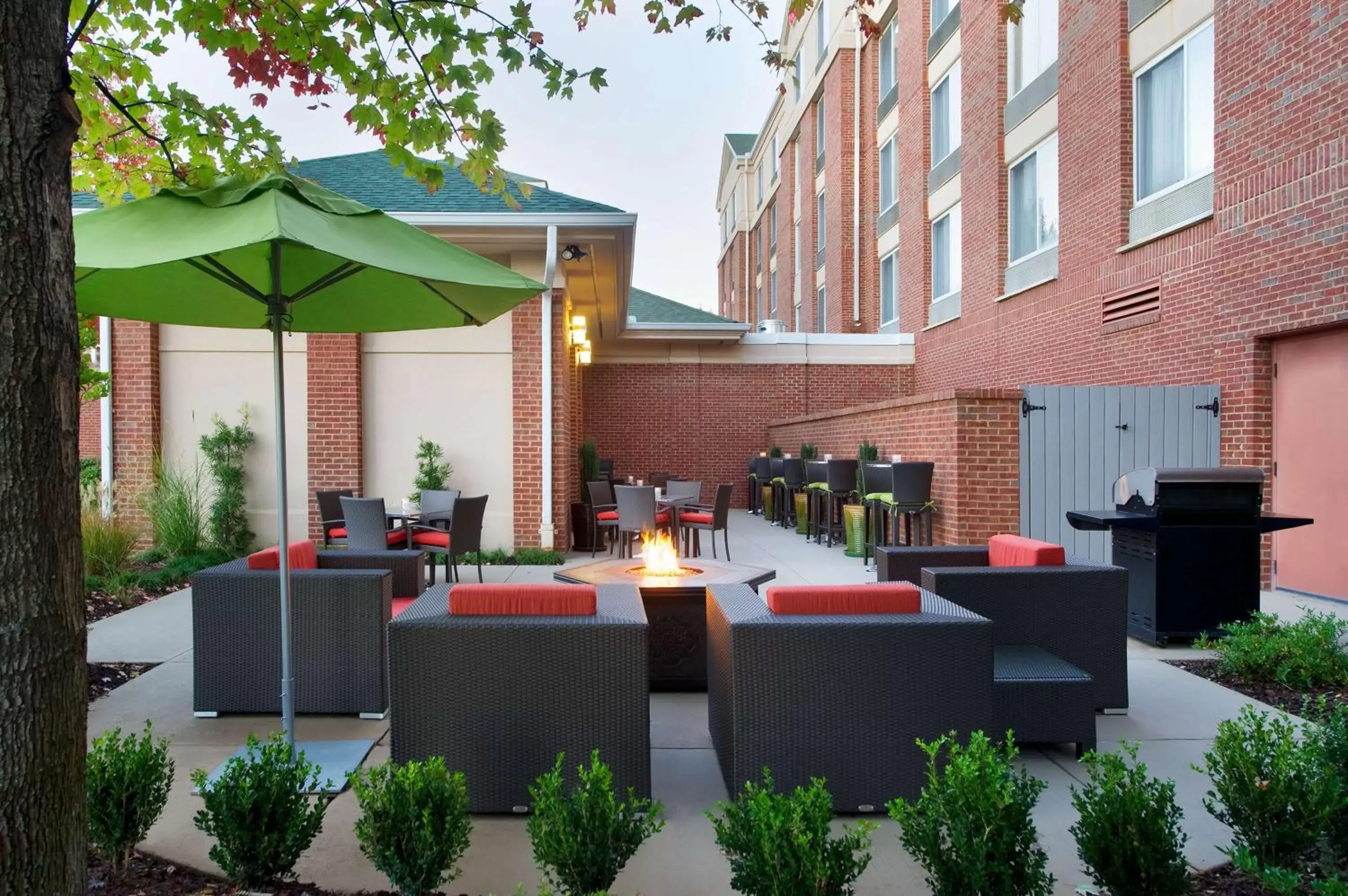 Patio, Restaurant/Places to Eat in Hilton Garden Inn Atlanta North/Johns Creek