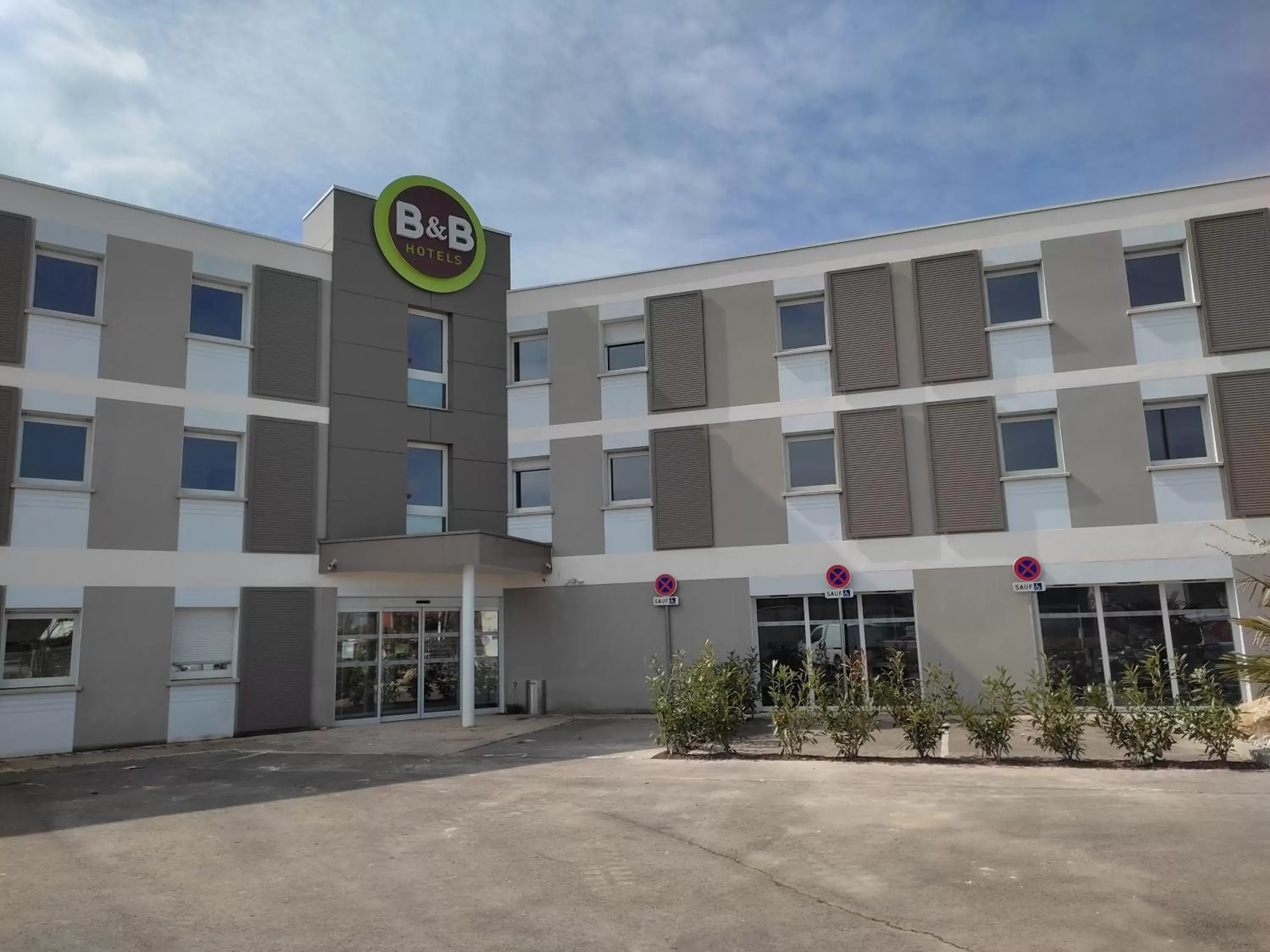 Property Building in B&B HOTEL Romilly-sur-Seine