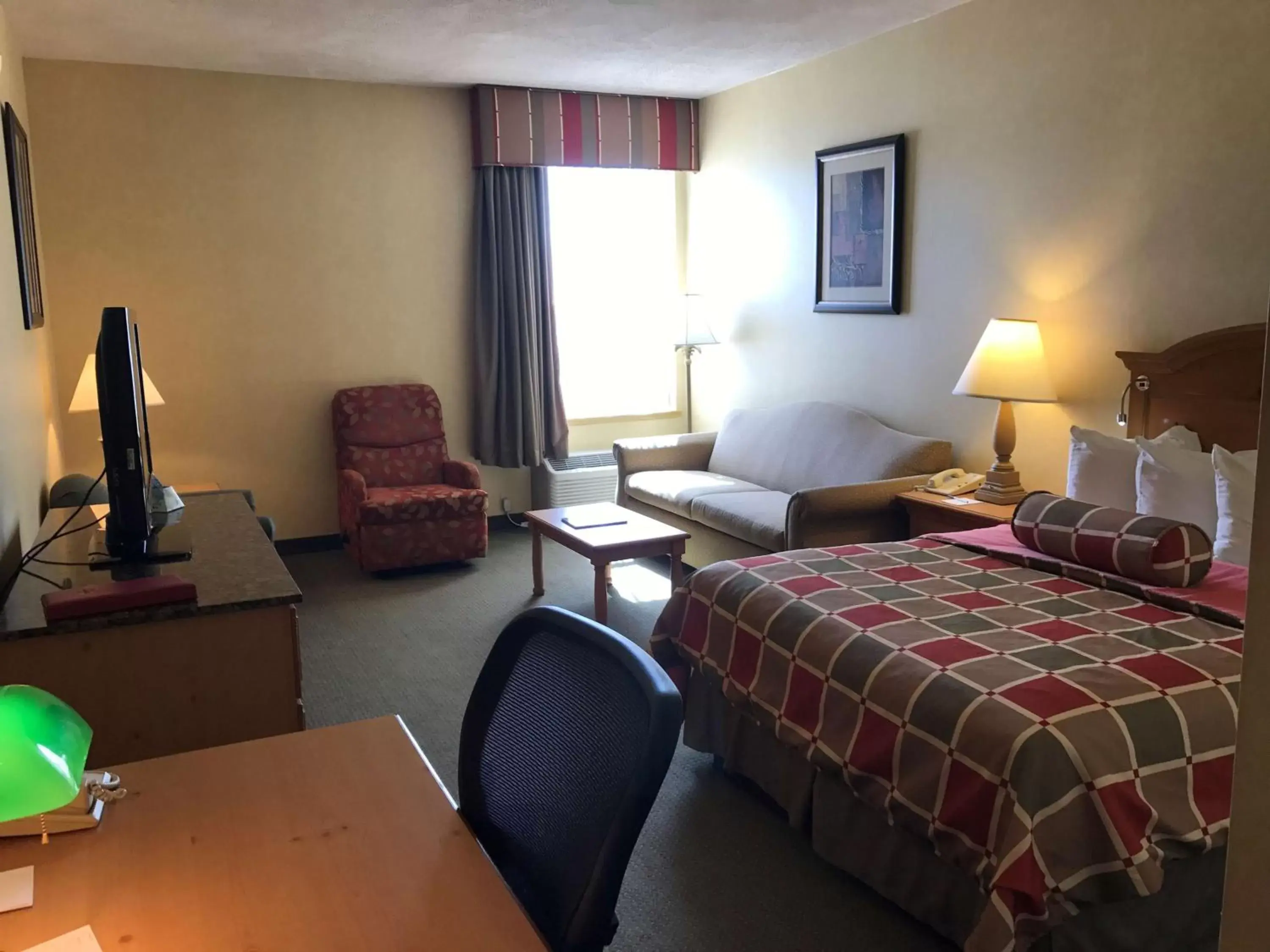 Photo of the whole room in Best Western PLUS Revere Inn & Suites