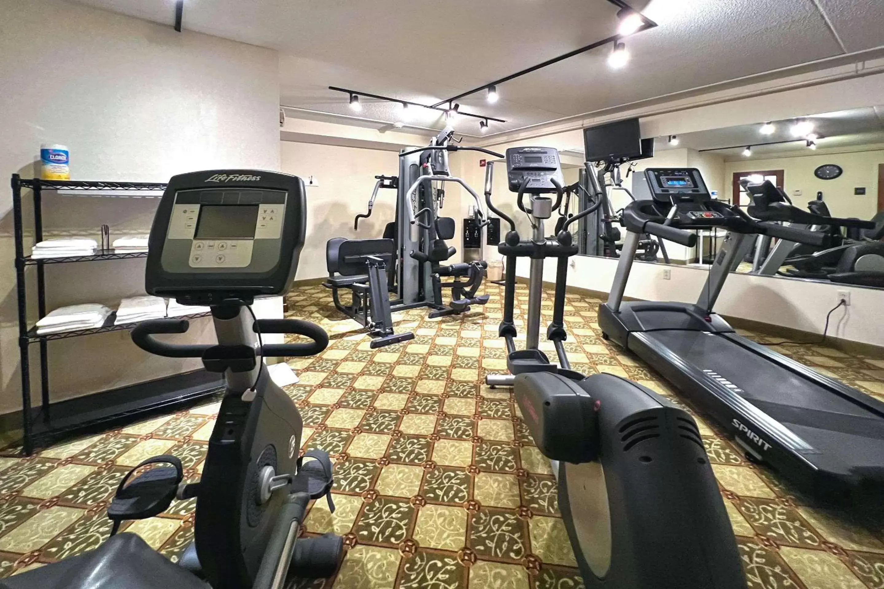 Fitness centre/facilities, Fitness Center/Facilities in Maine Evergreen Hotel, Ascend Hotel Collection