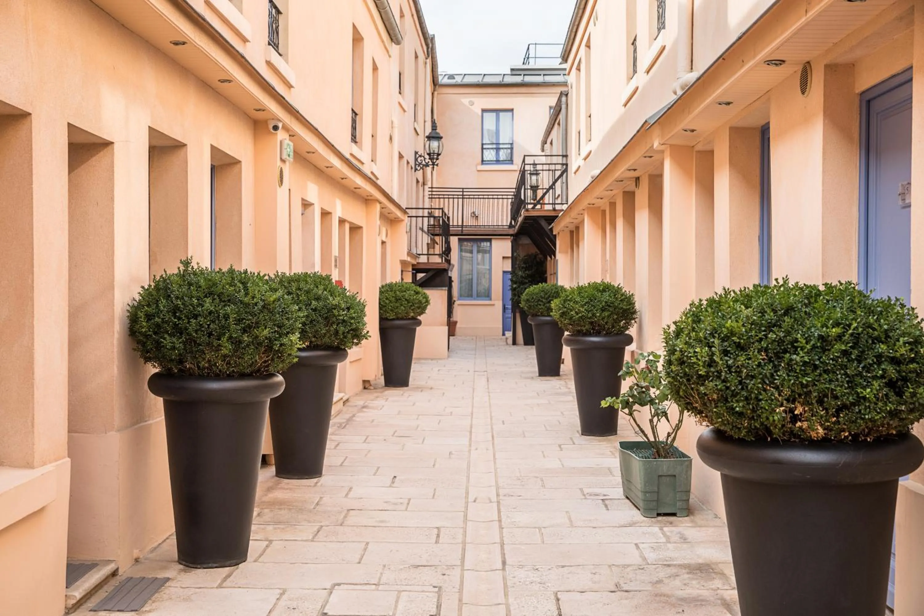 Patio in Hotel De L'Horloge