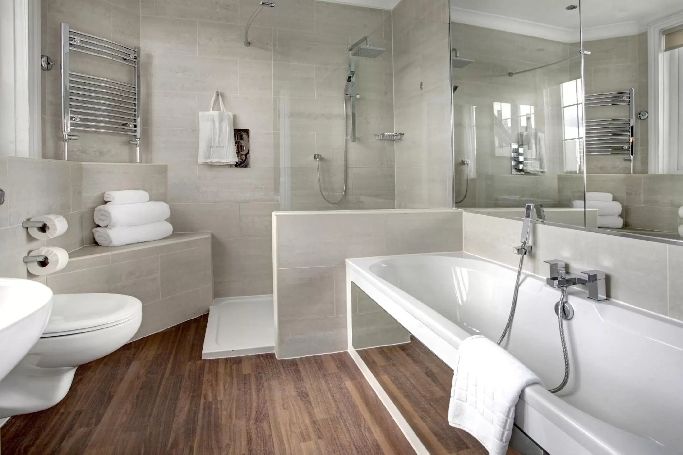 Photo of the whole room, Bathroom in Best Western Ivy Hill Hotel