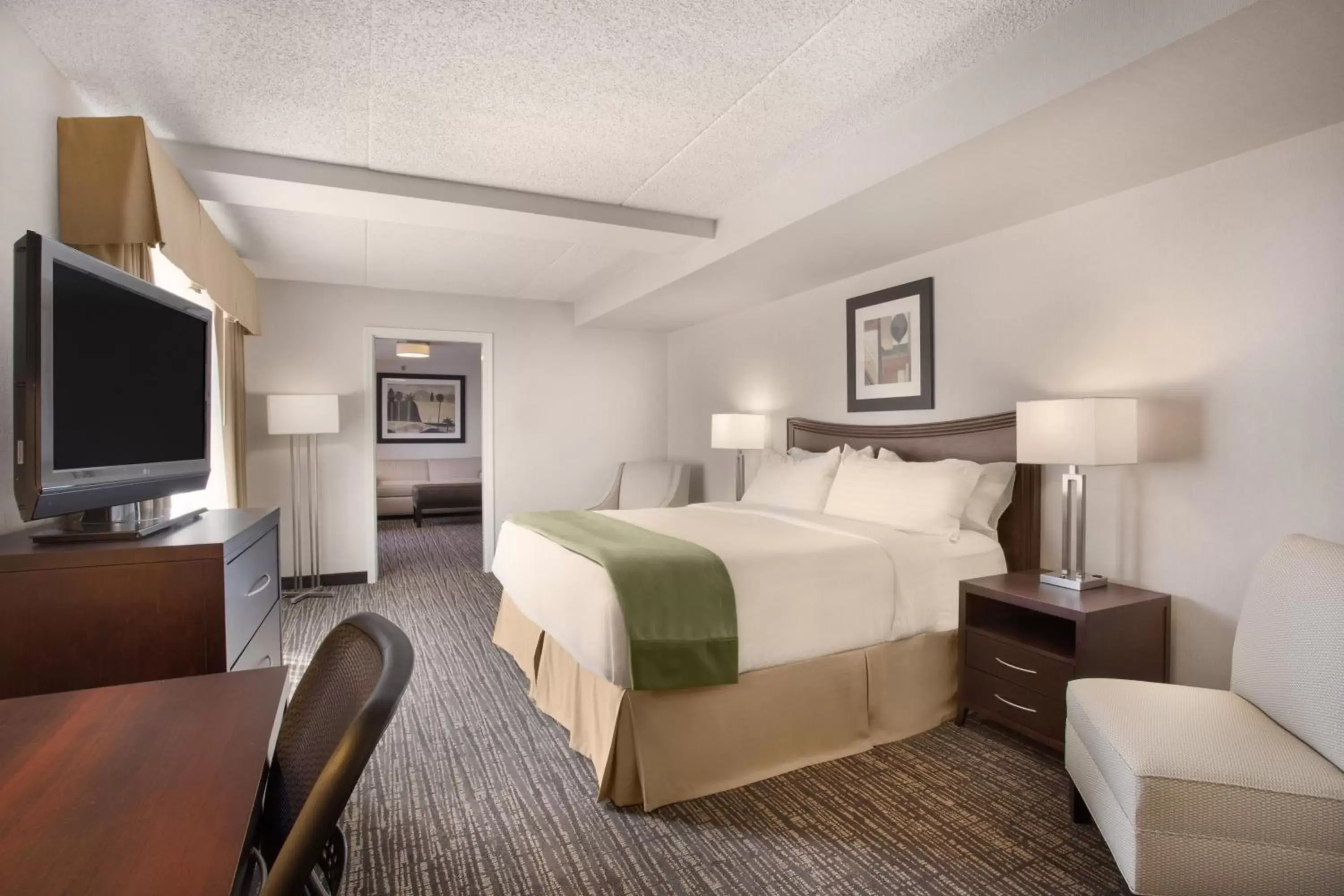 Photo of the whole room, Bed in Holiday Inn Scottsdale North- Airpark, an IHG Hotel