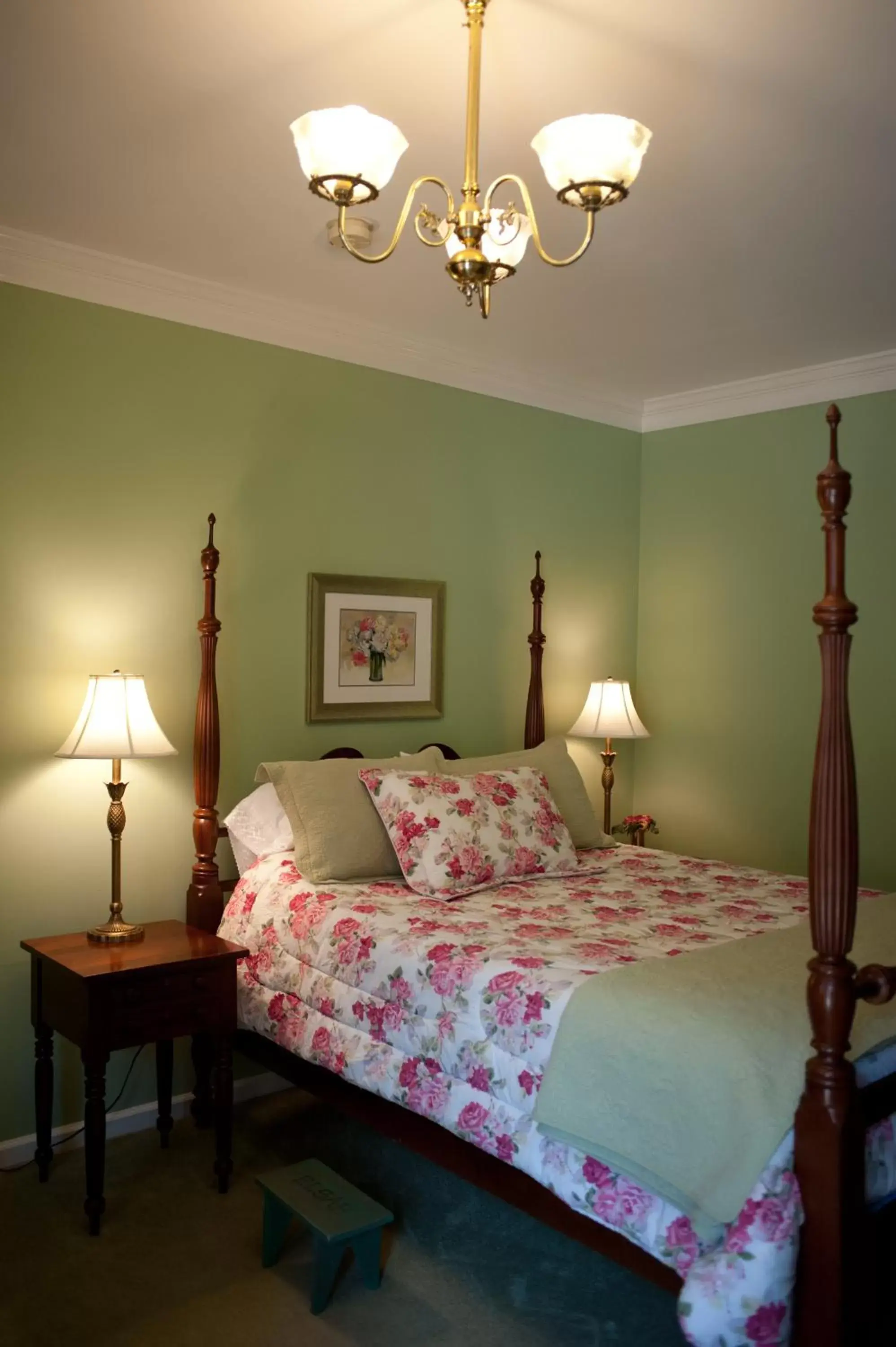 Bed in Green Tree Inn