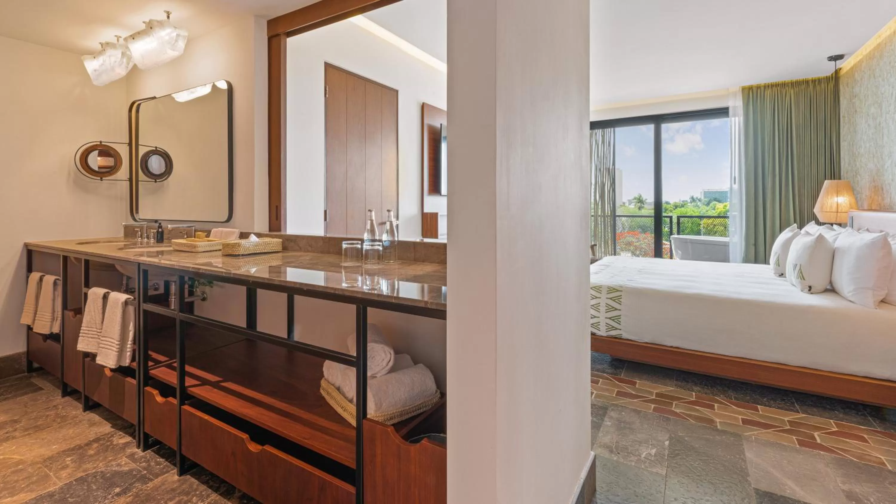 Photo of the whole room, Bed in Las Brisas Merida