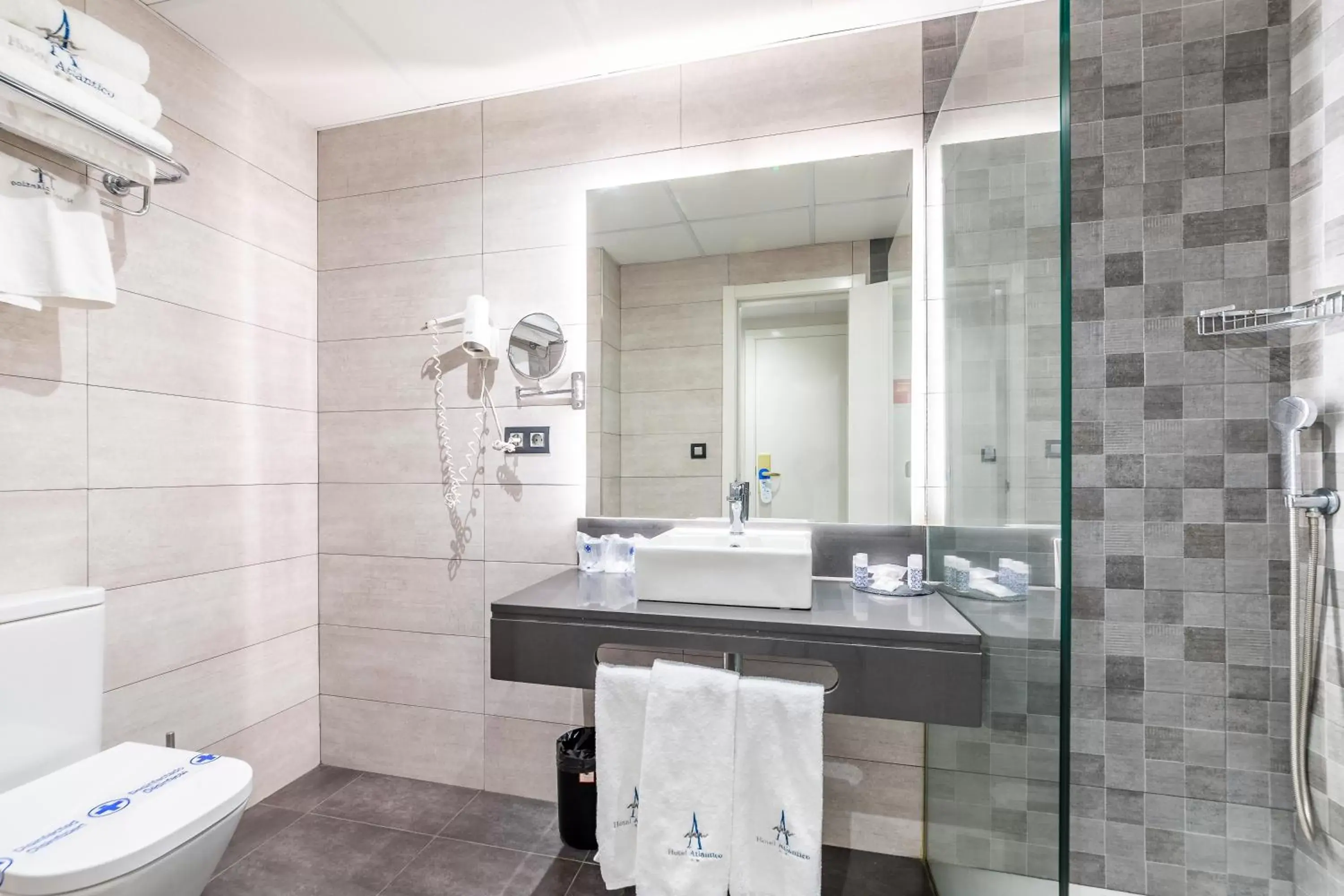 Shower, Bathroom in Hotel Atlántico Vigo
