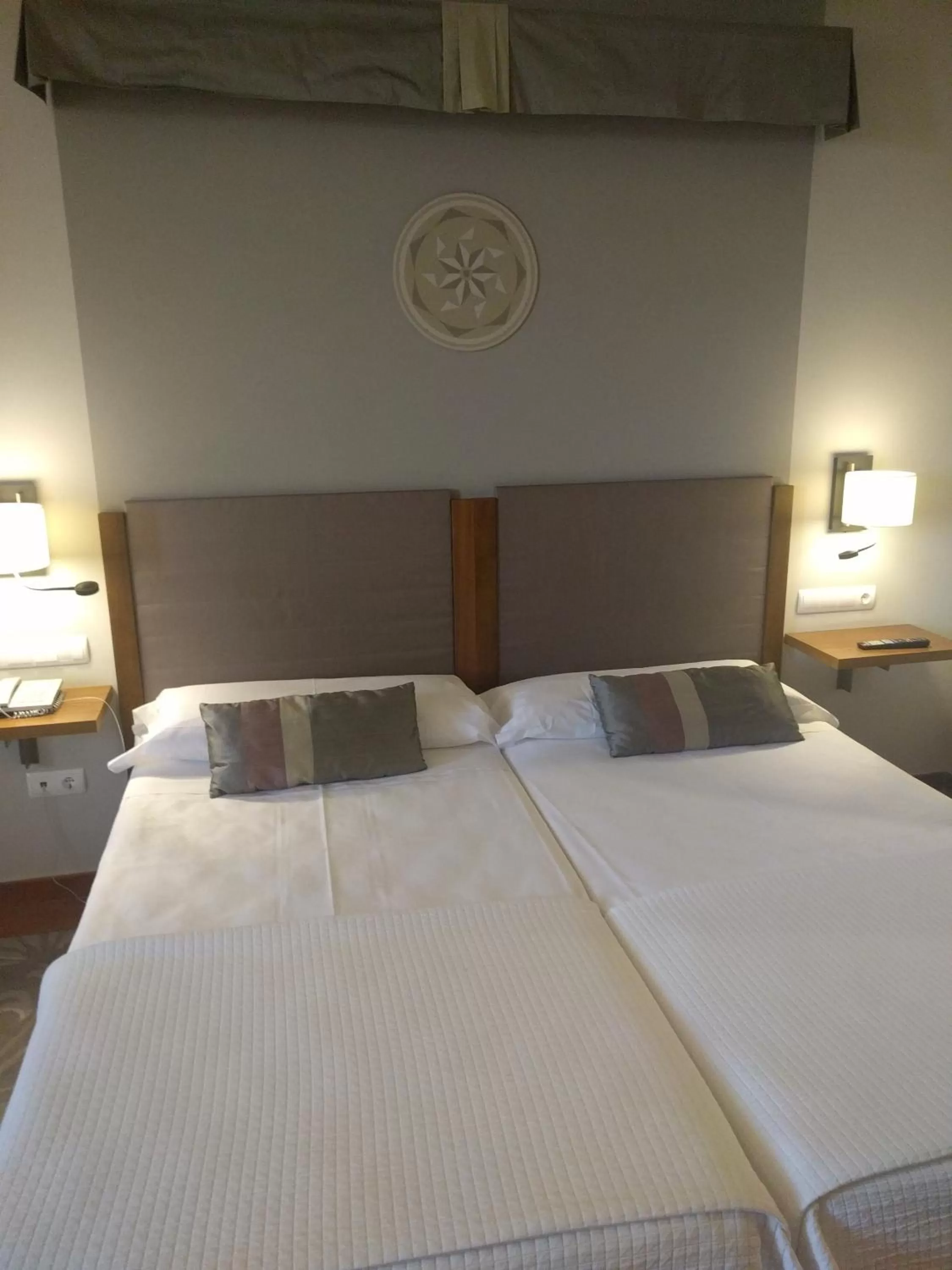 Photo of the whole room, Bed in Parador de Lorca