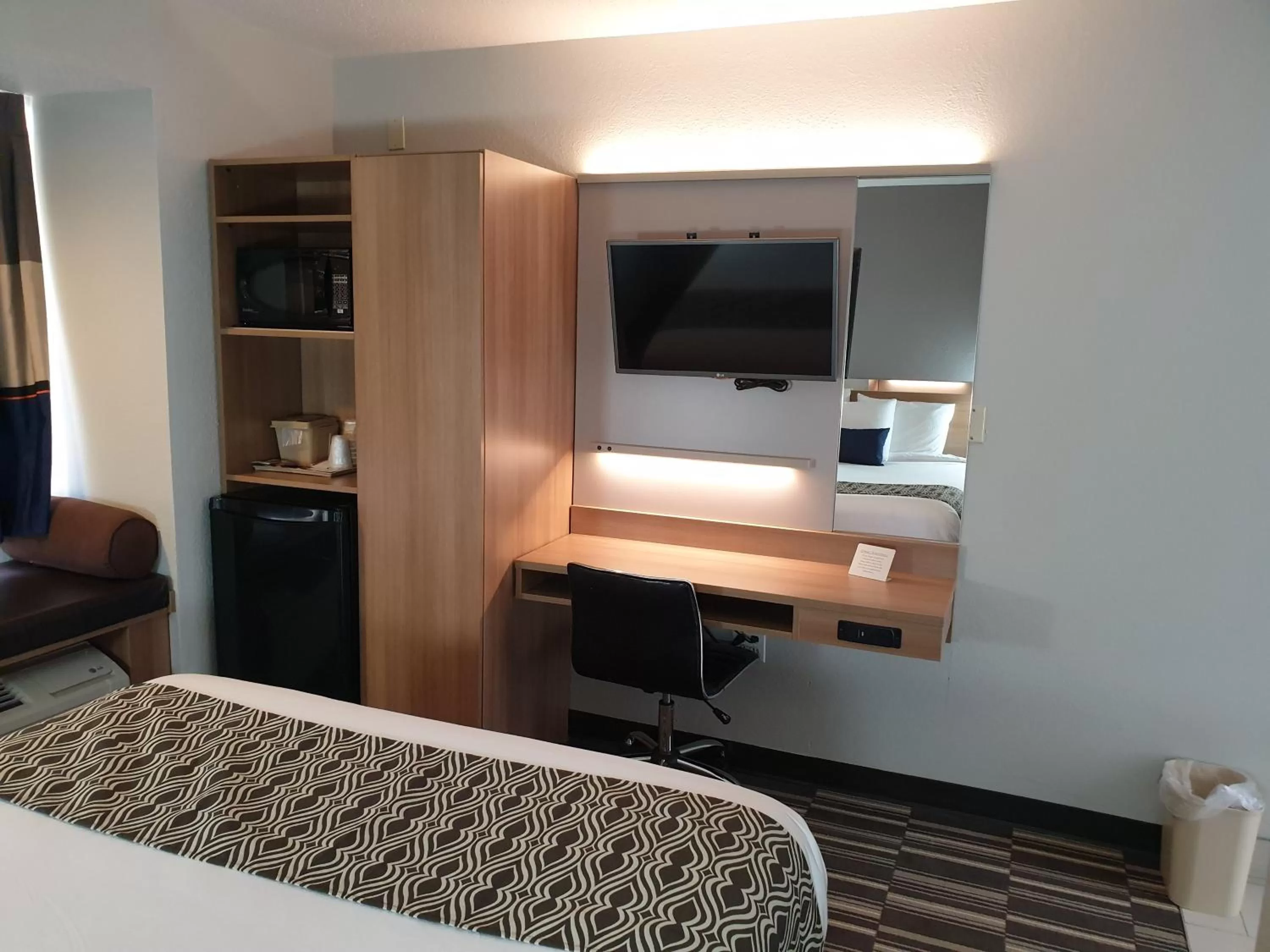 Bed in Microtel Inn & Suites by Wyndham Augusta/Riverwatch